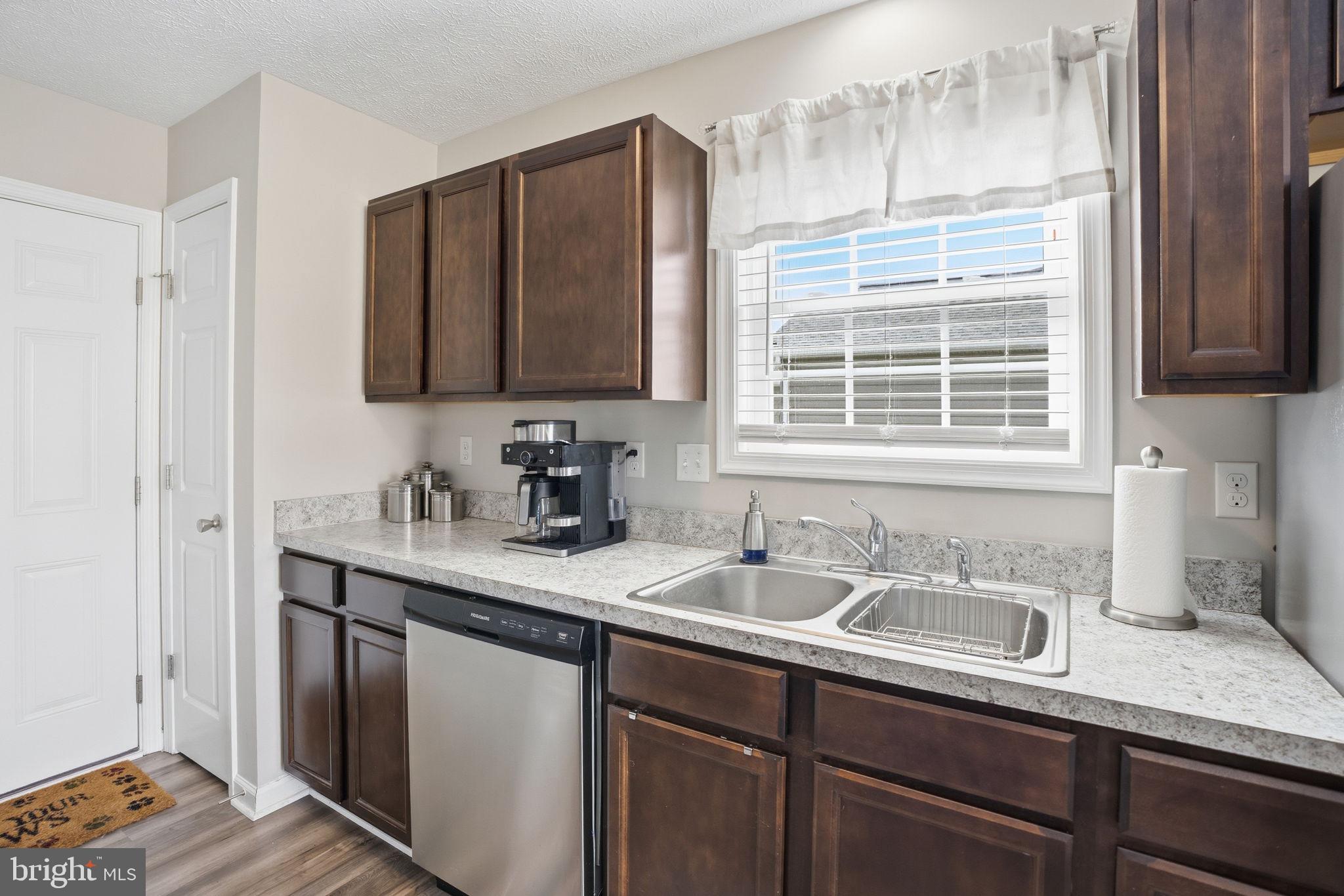 PEBBLE RIDGE - Residential