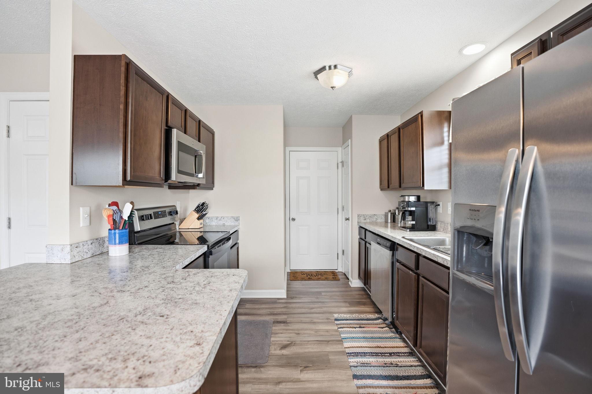 PEBBLE RIDGE - Residential