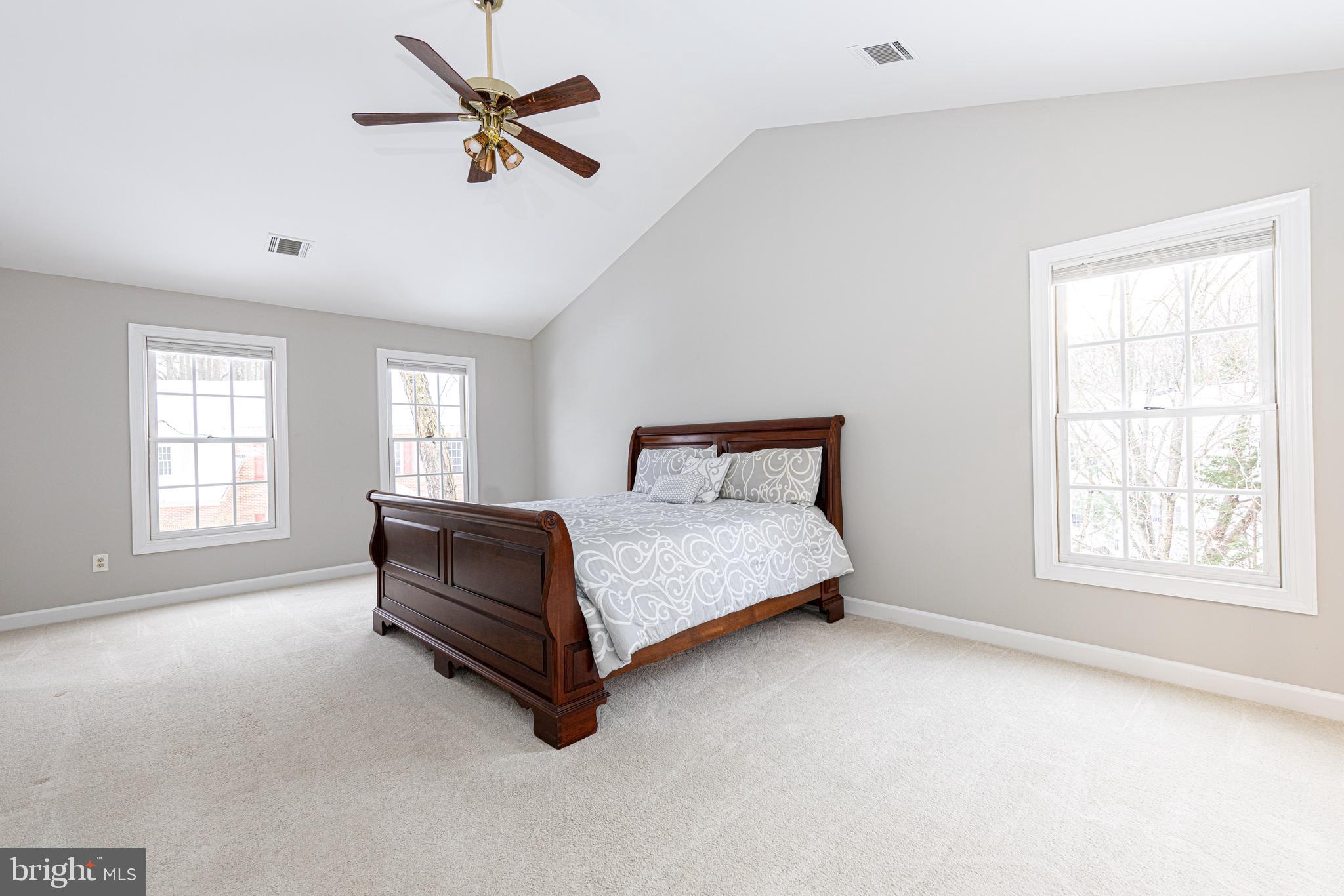 CROSSPOINTE - Residential