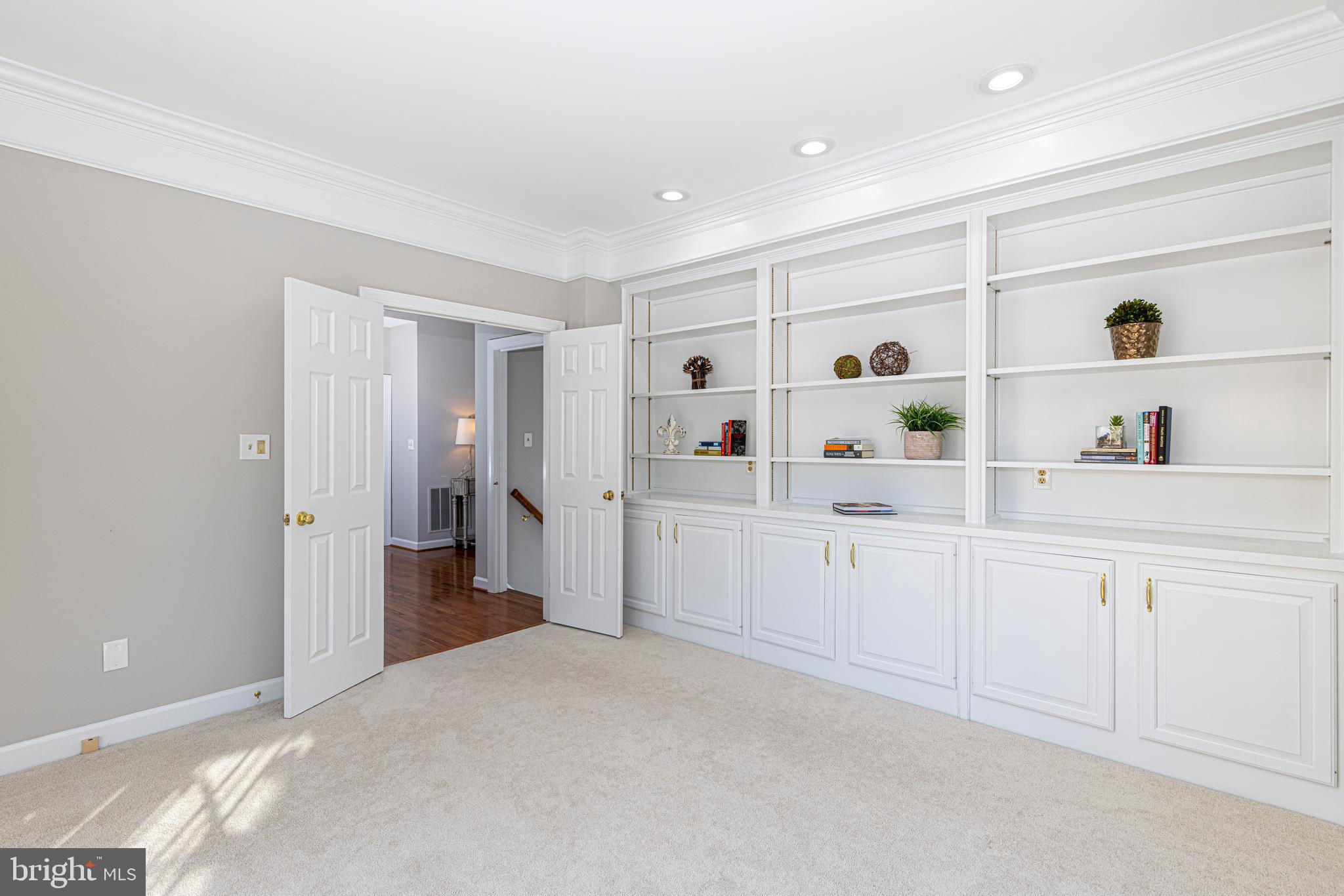 CROSSPOINTE - Residential