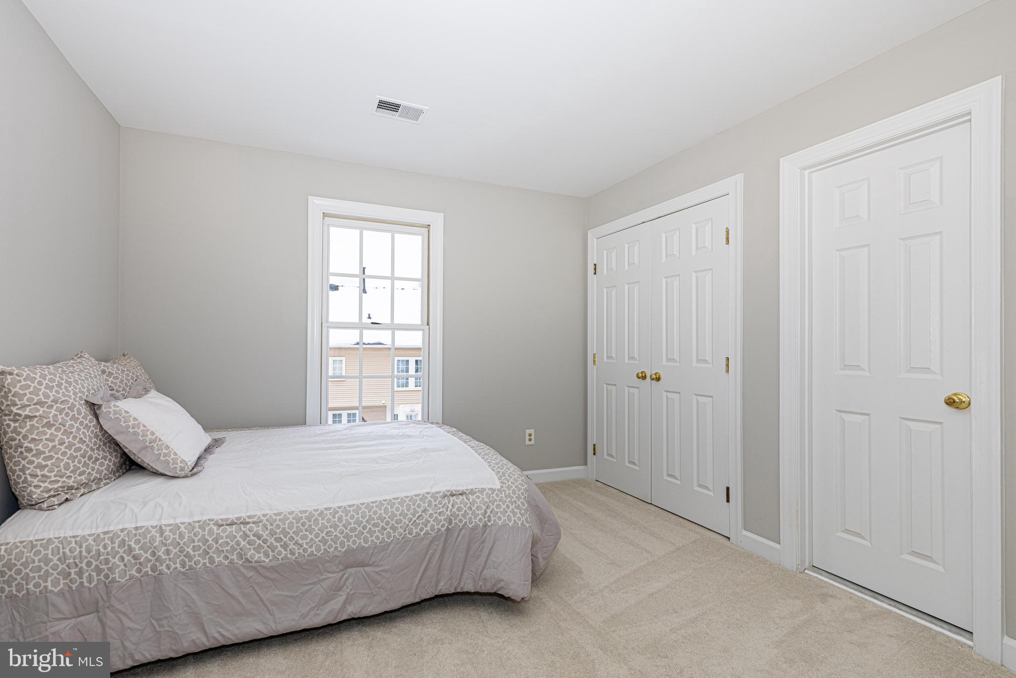 CROSSPOINTE - Residential