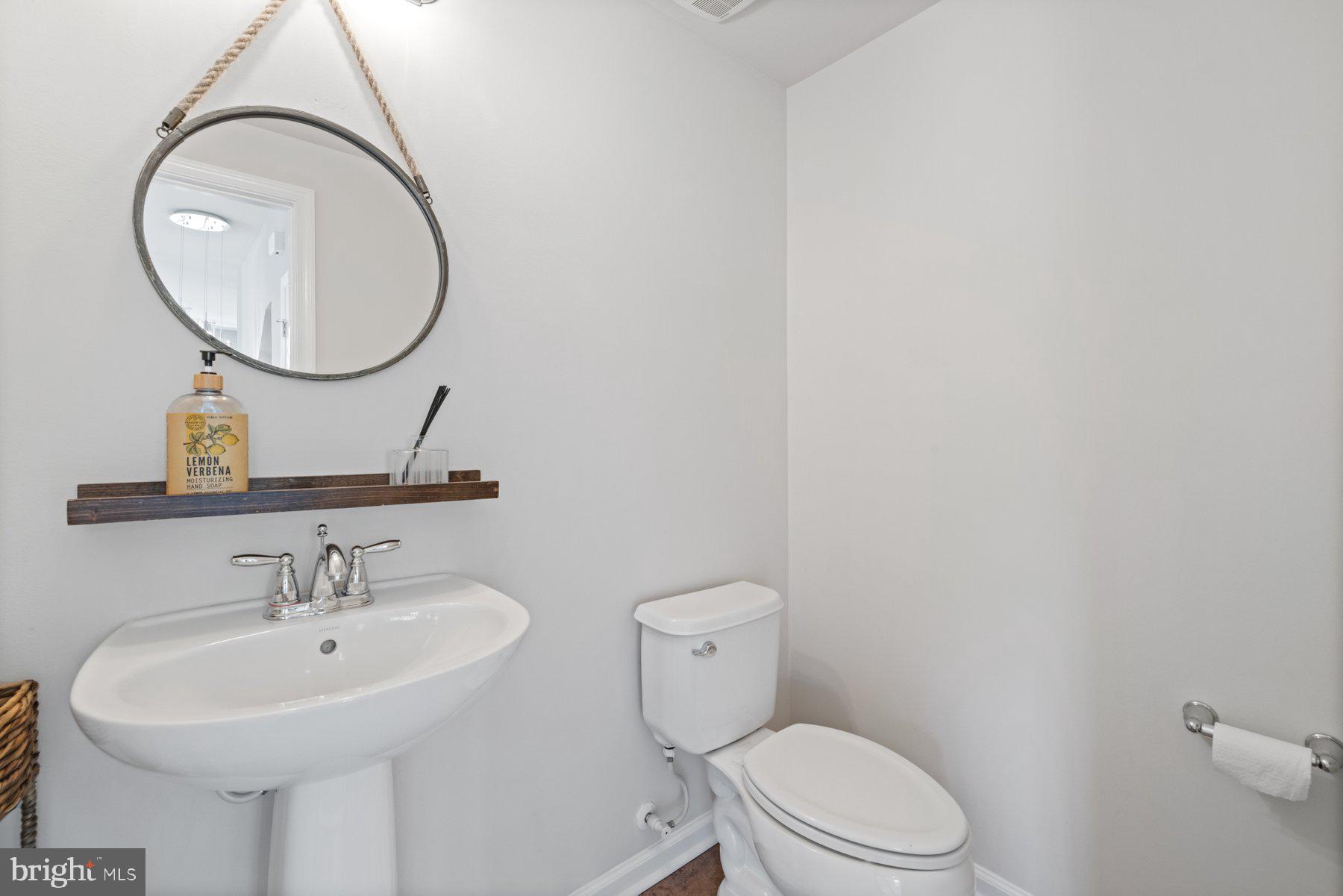 TOWN CENTER COMMONS - Residential Lease