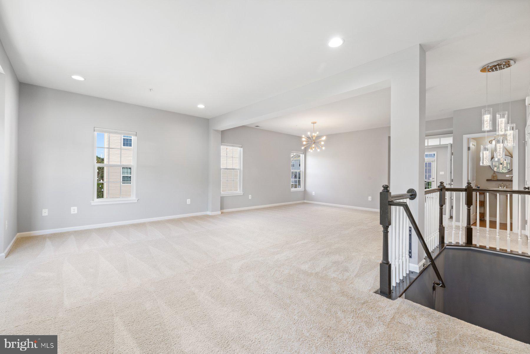 TOWN CENTER COMMONS - Residential Lease