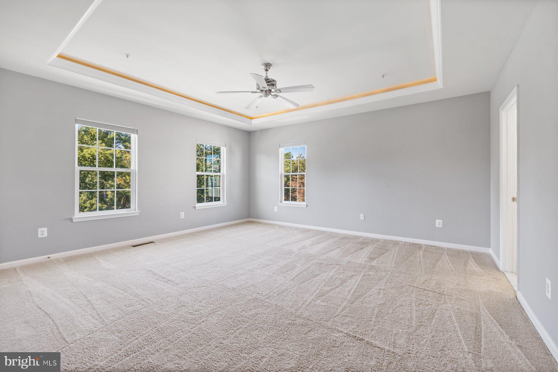 TOWN CENTER COMMONS - Residential Lease