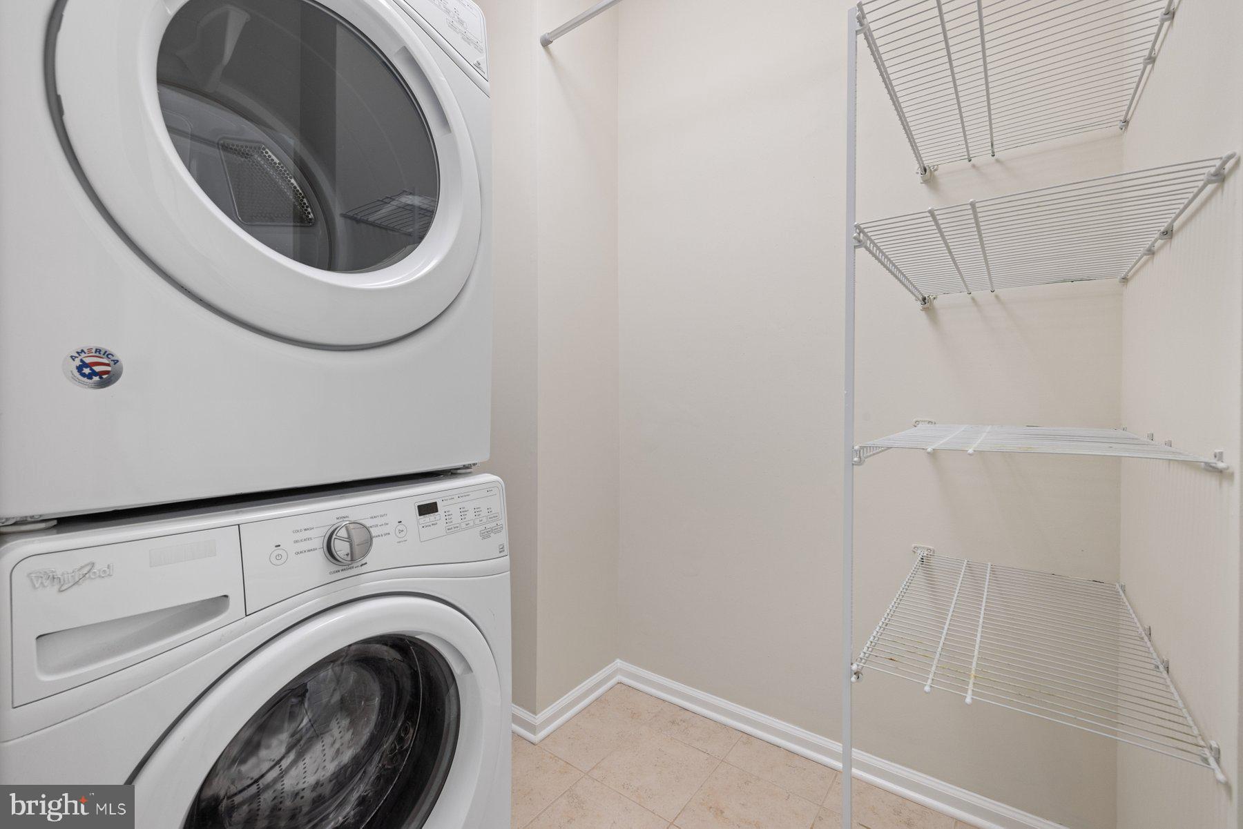 TOWN CENTER COMMONS - Residential Lease