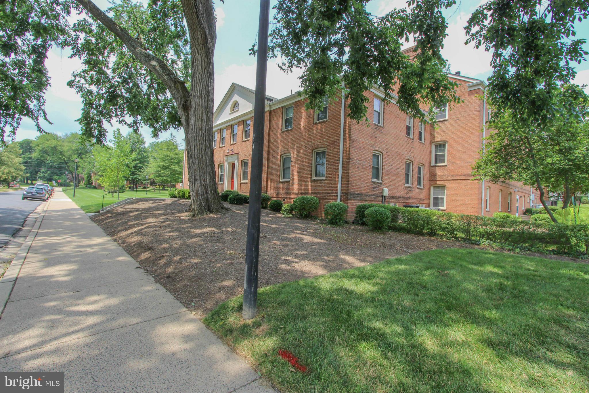 CAMBRIDGE COURTS - Residential