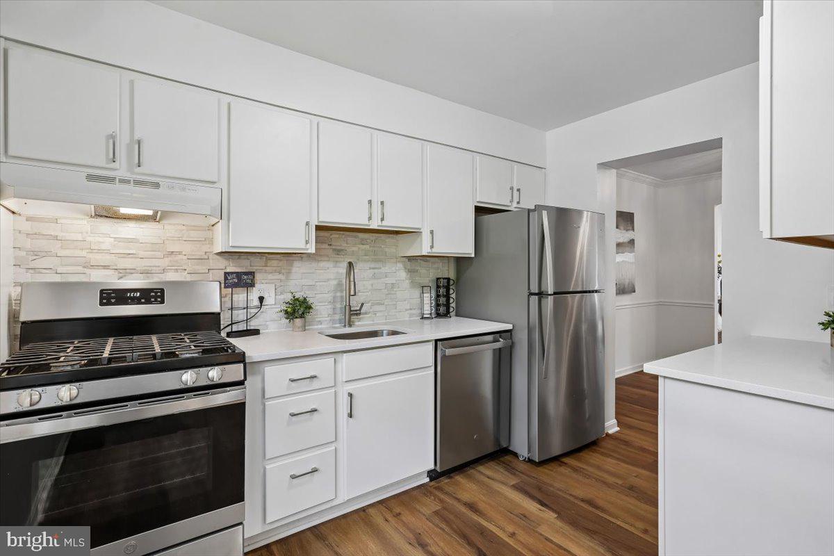 742 COLLEGE PARKWAY 7-742