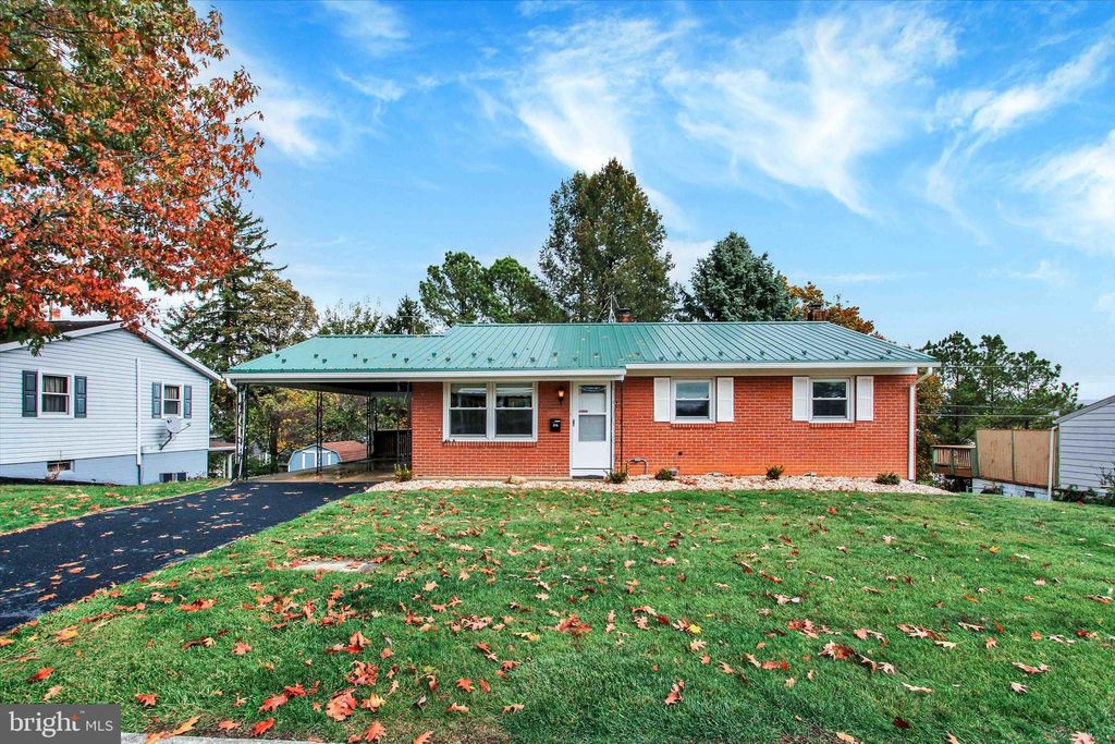 Photo of 306 Cottage Street, WAYNESBORO, PA 17268 (MLS # PAFL2030402)