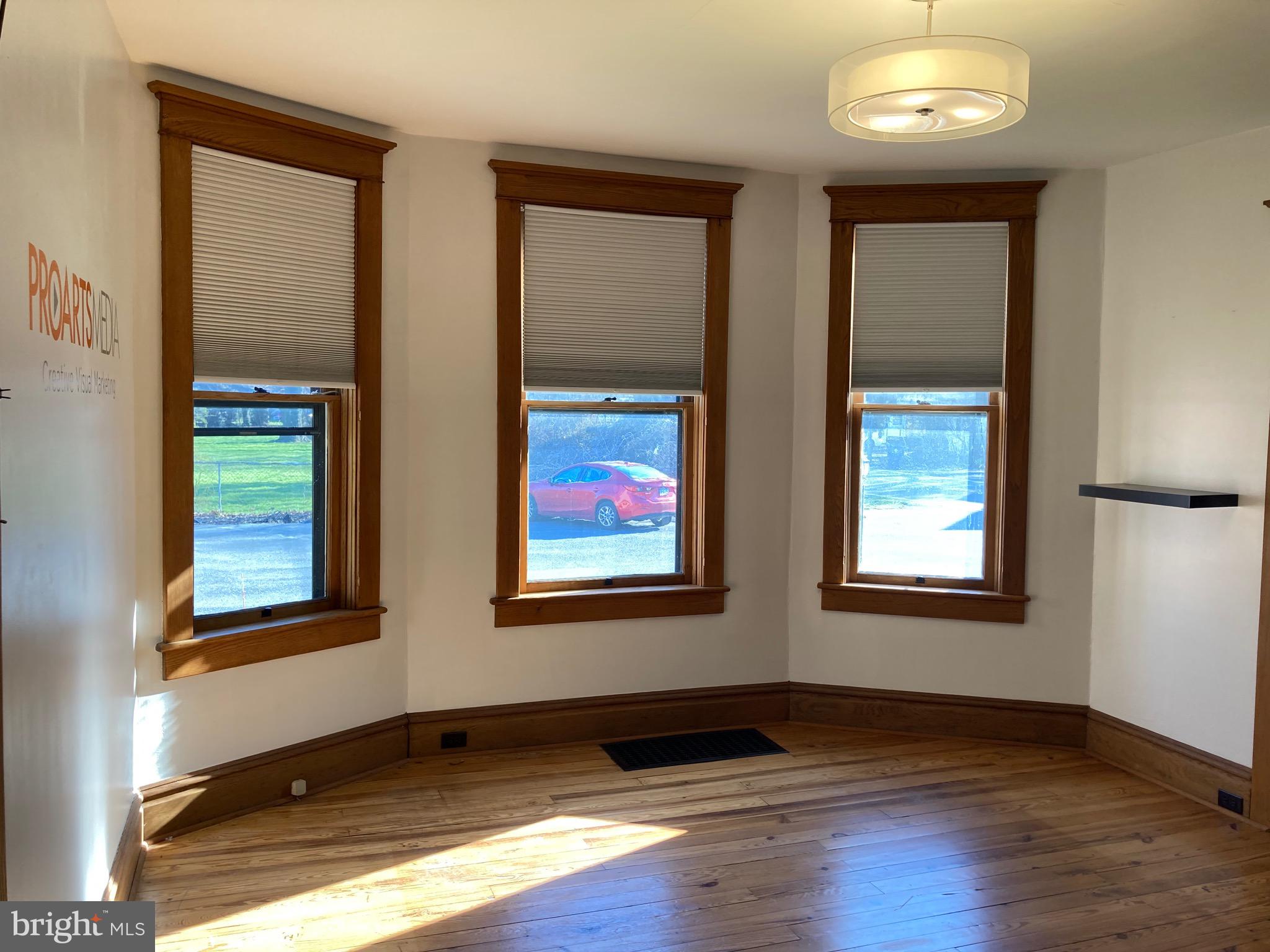 FALLING SPRING RD - Residential Lease