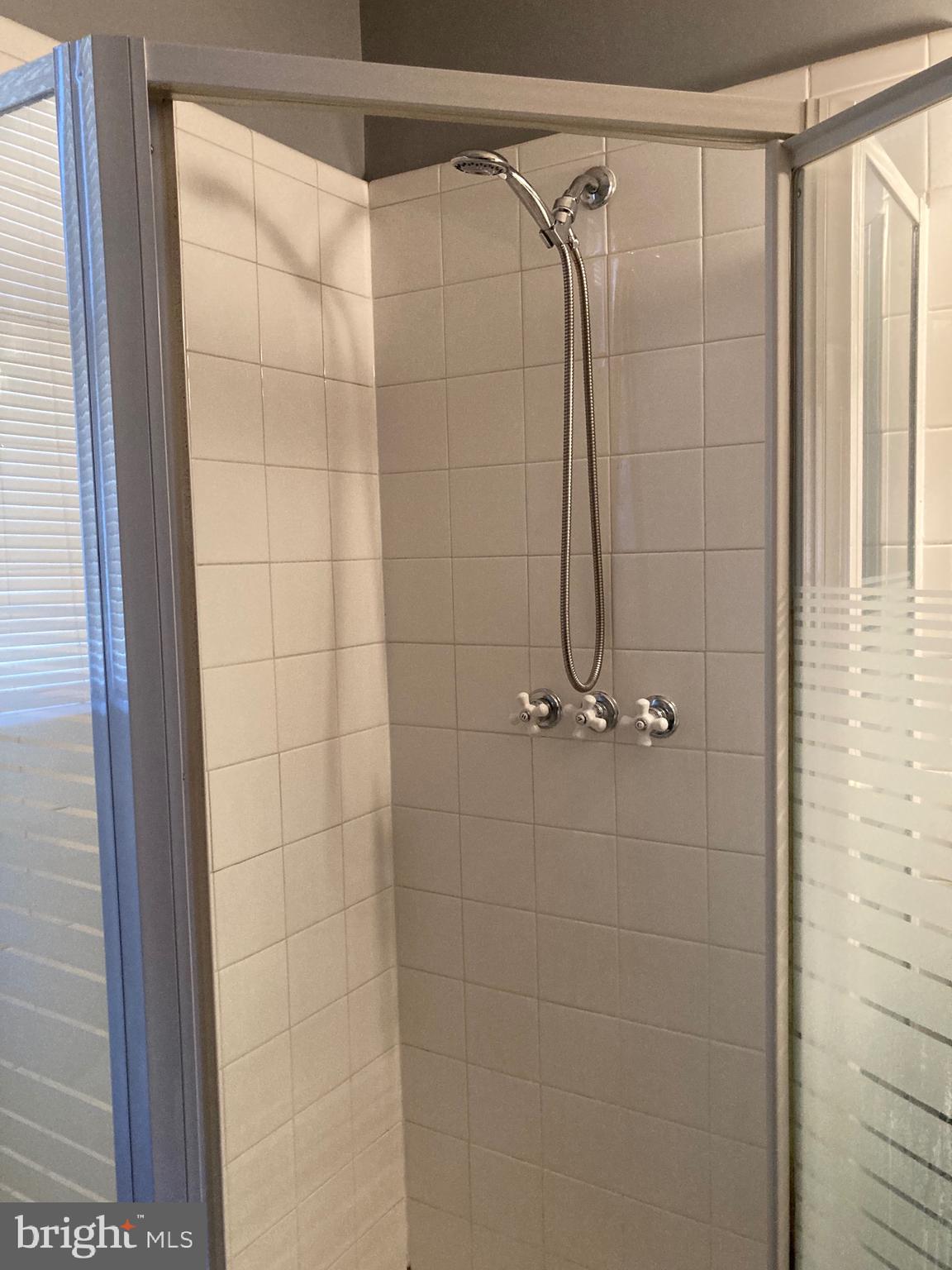 FALLING SPRING RD - Residential Lease