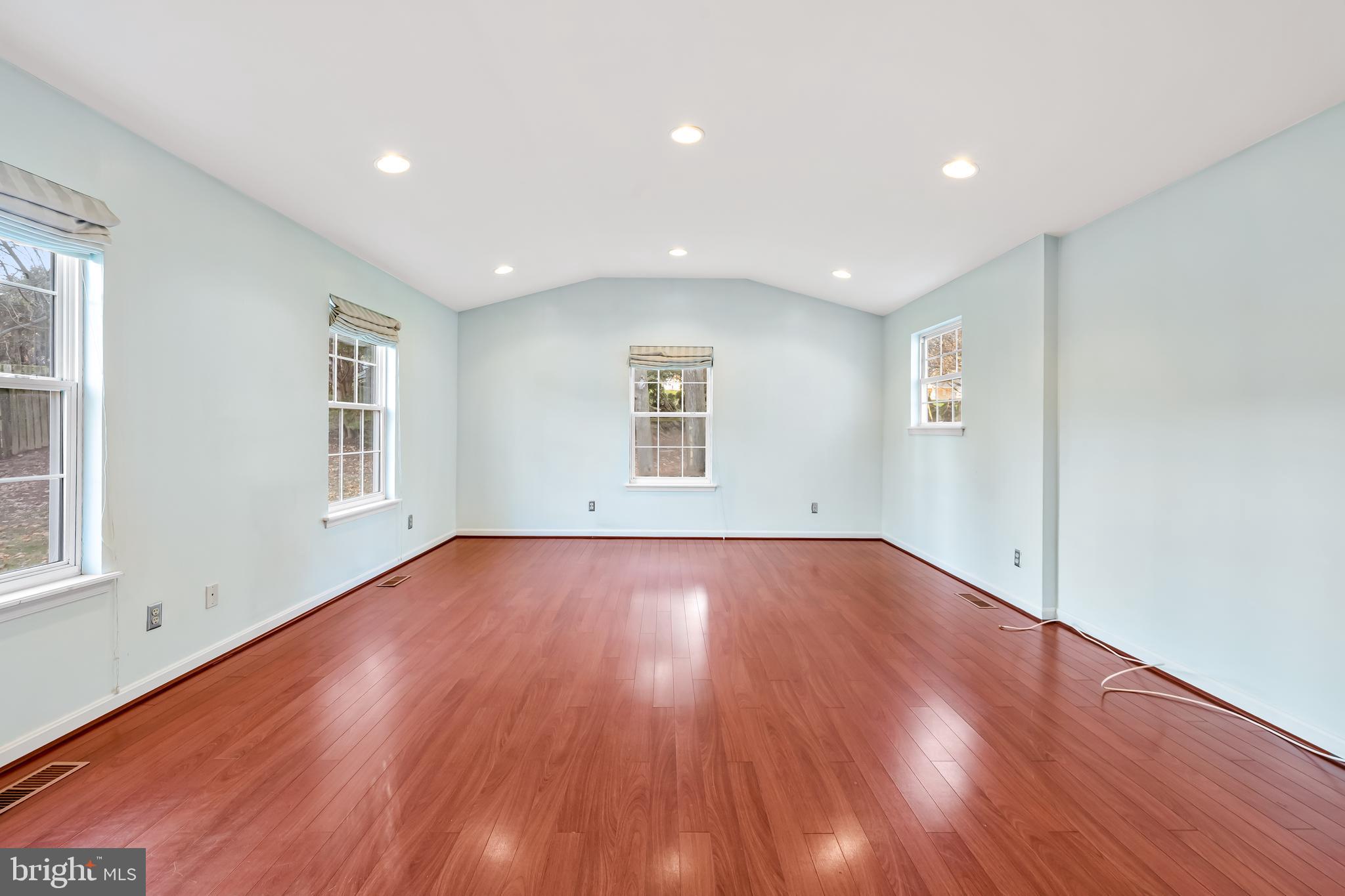 PRESTON MANOR - Residential