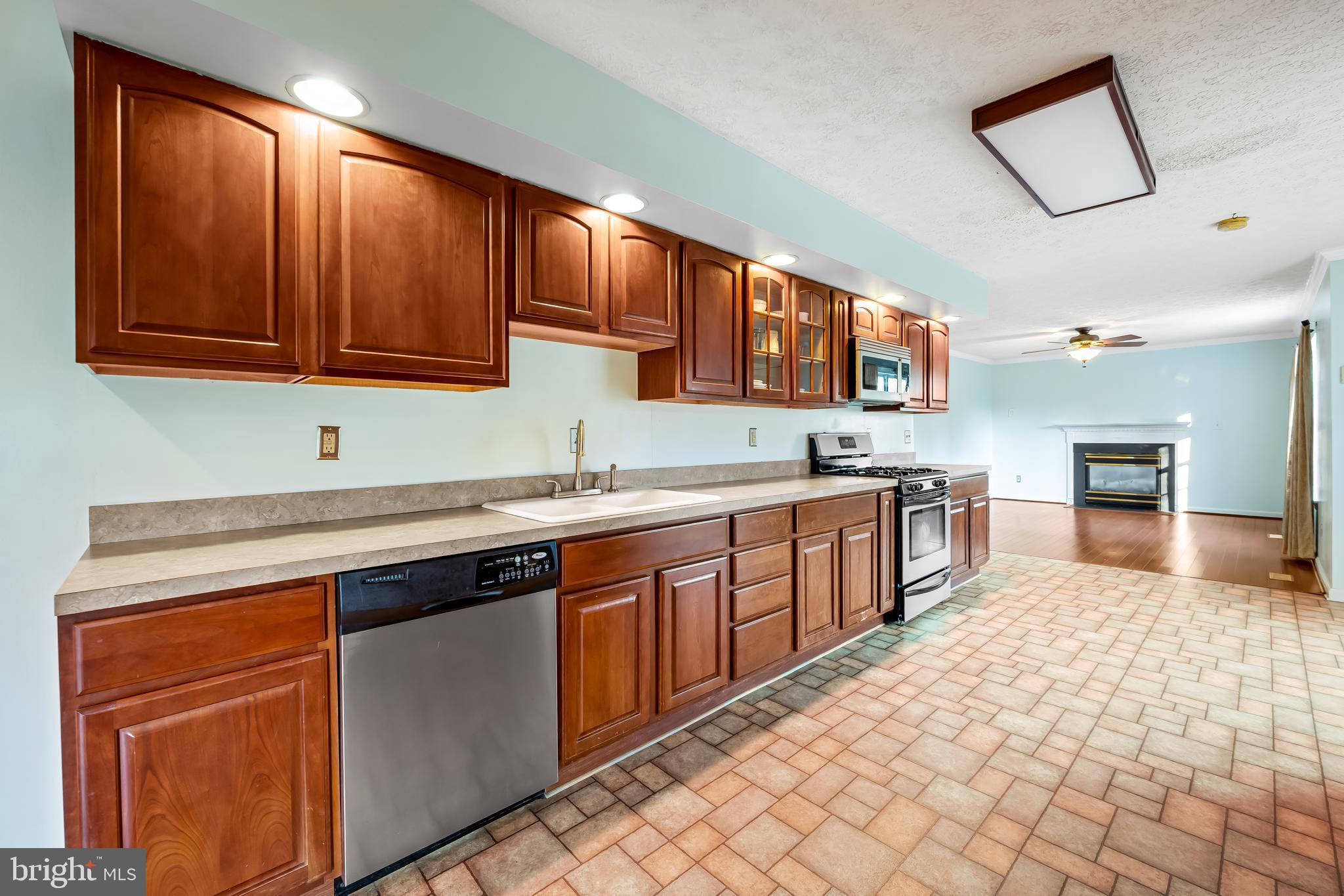 PRESTON MANOR - Residential