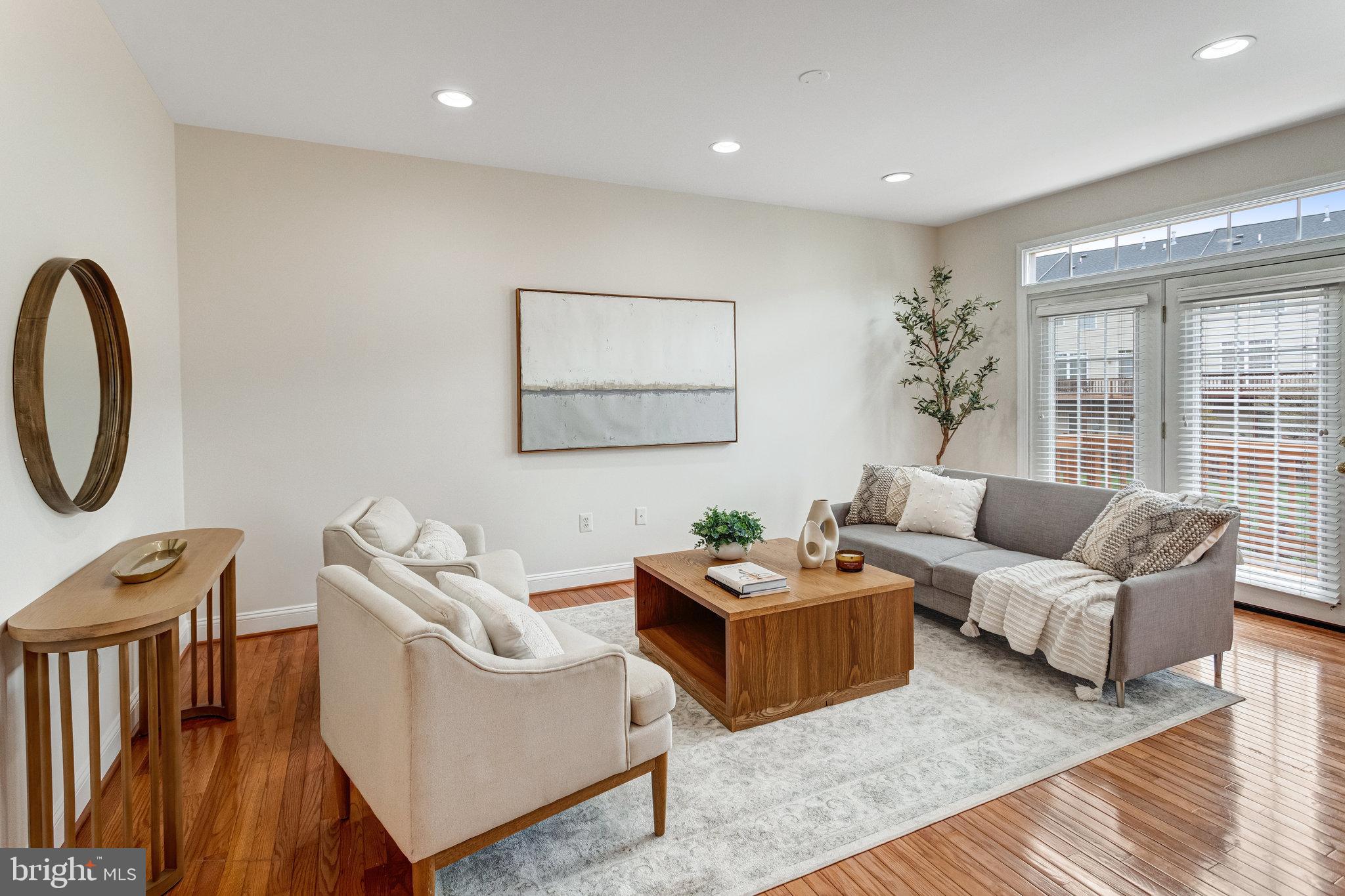 SOUTH RIDING - Residential