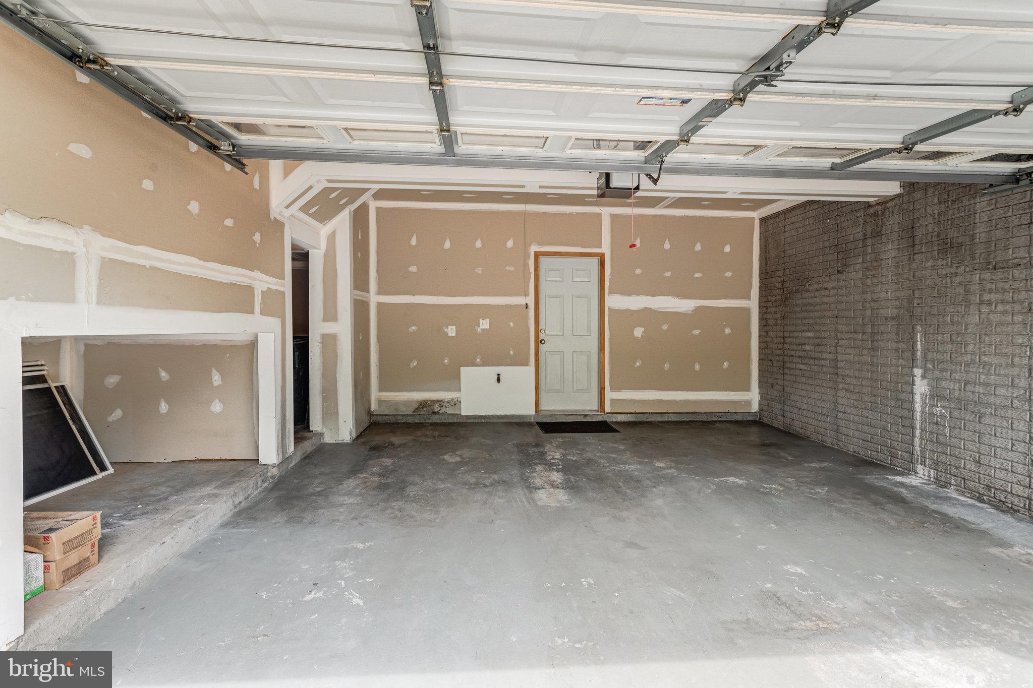 SOUTH RIDING - Residential