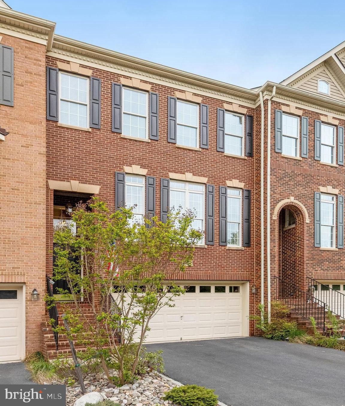 SOUTH RIDING - Residential