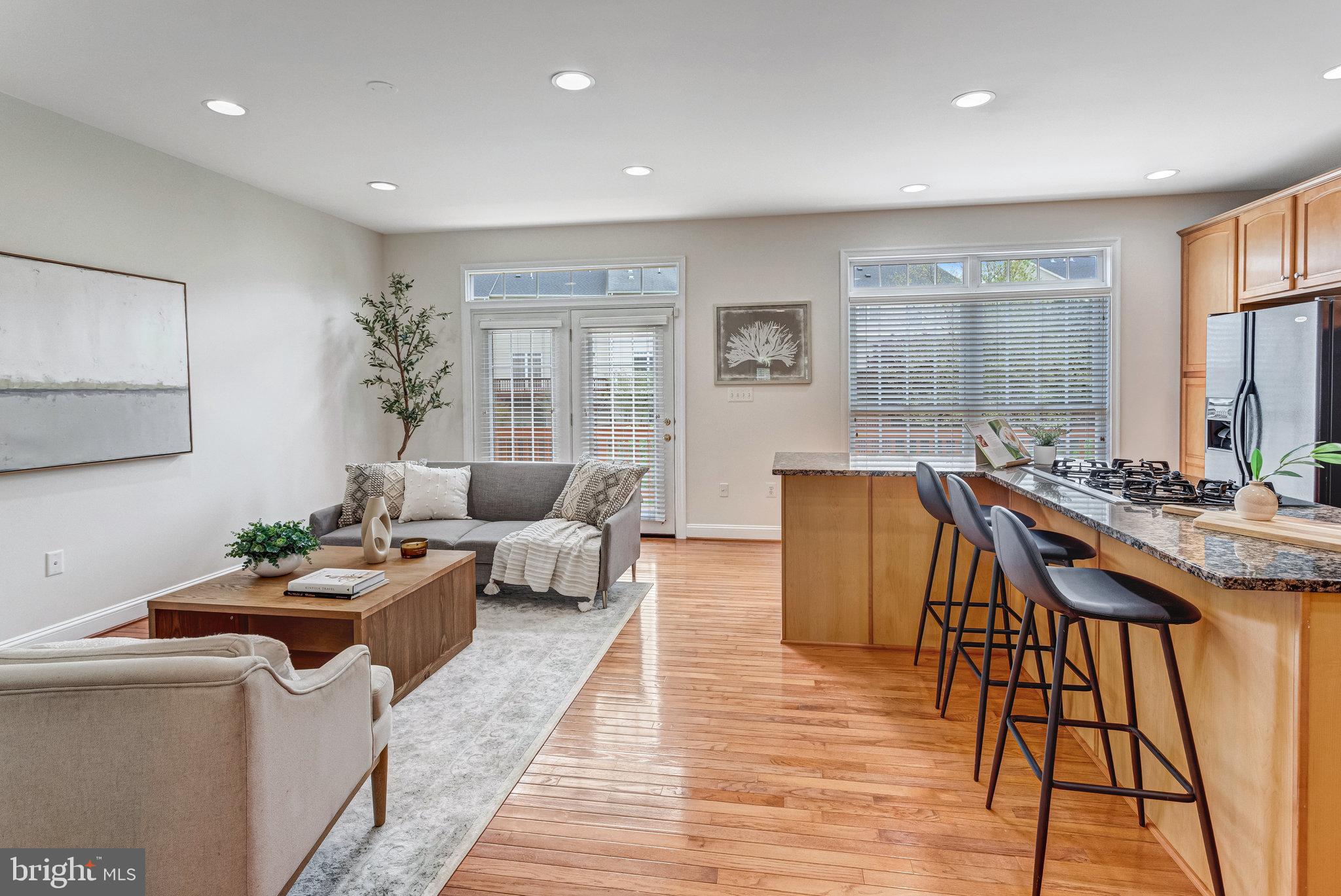 SOUTH RIDING - Residential