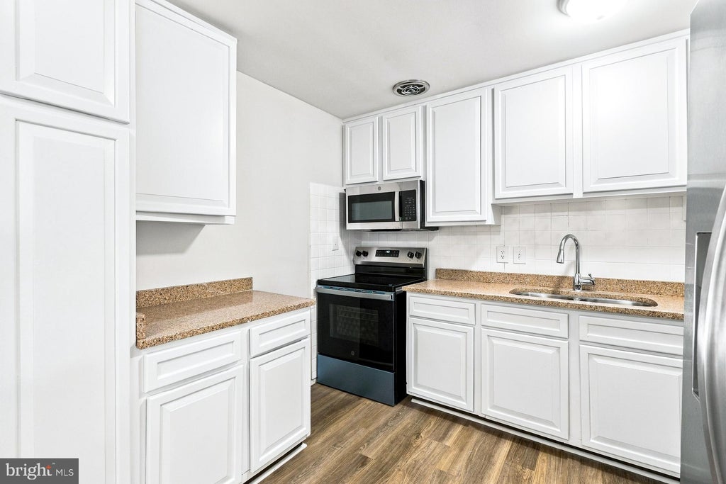 Photo of 4916 Longhorn Drive, WOODBRIDGE, VA 22193 (MLS # VAPW2131780)