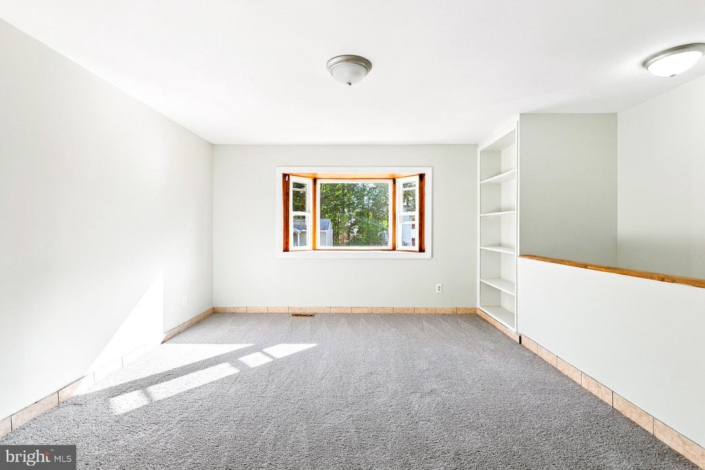 Photo of 4916 Longhorn Drive, WOODBRIDGE, VA 22193 (MLS # VAPW2131780)
