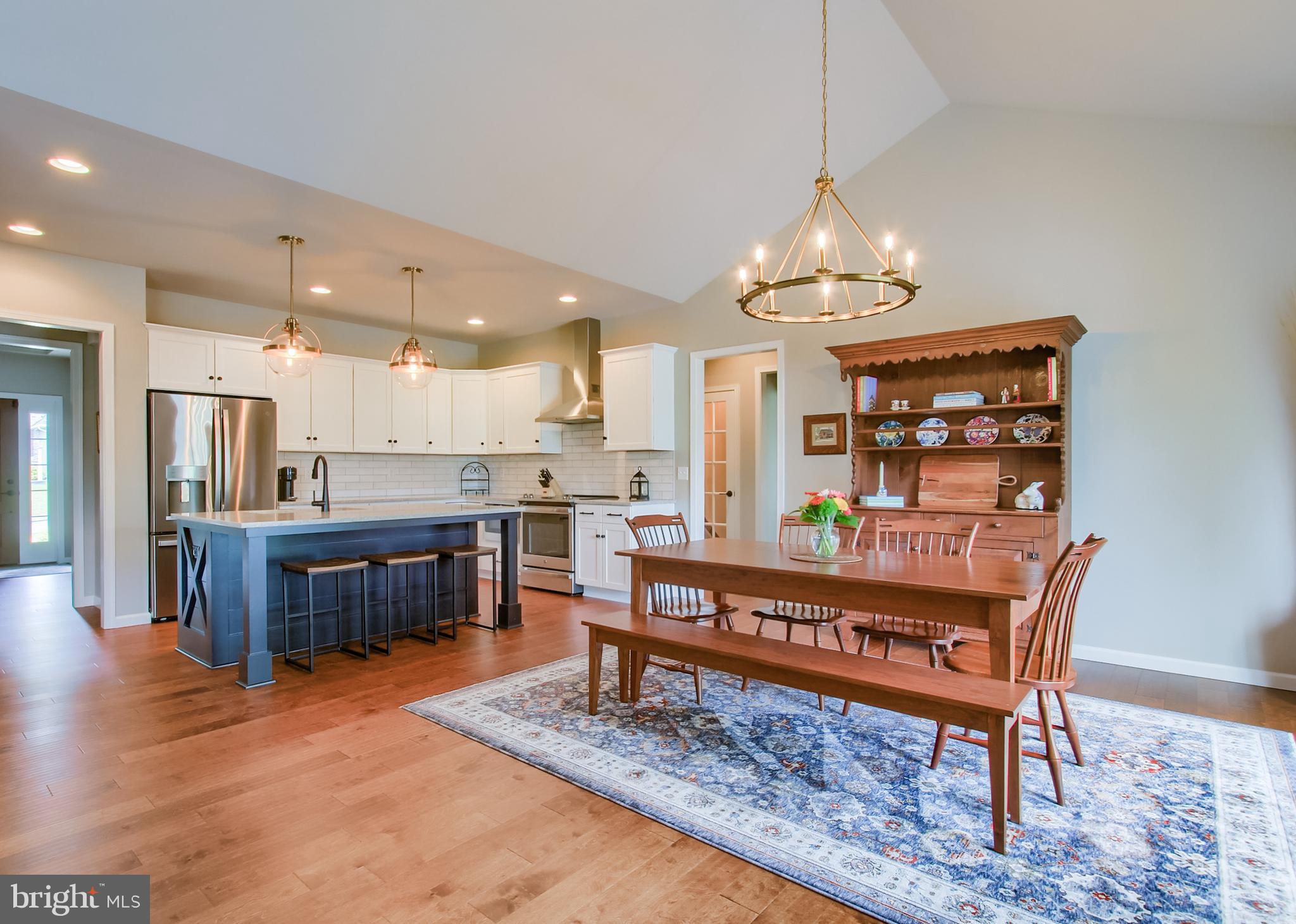 ROCKVILLE ESTATES - Residential