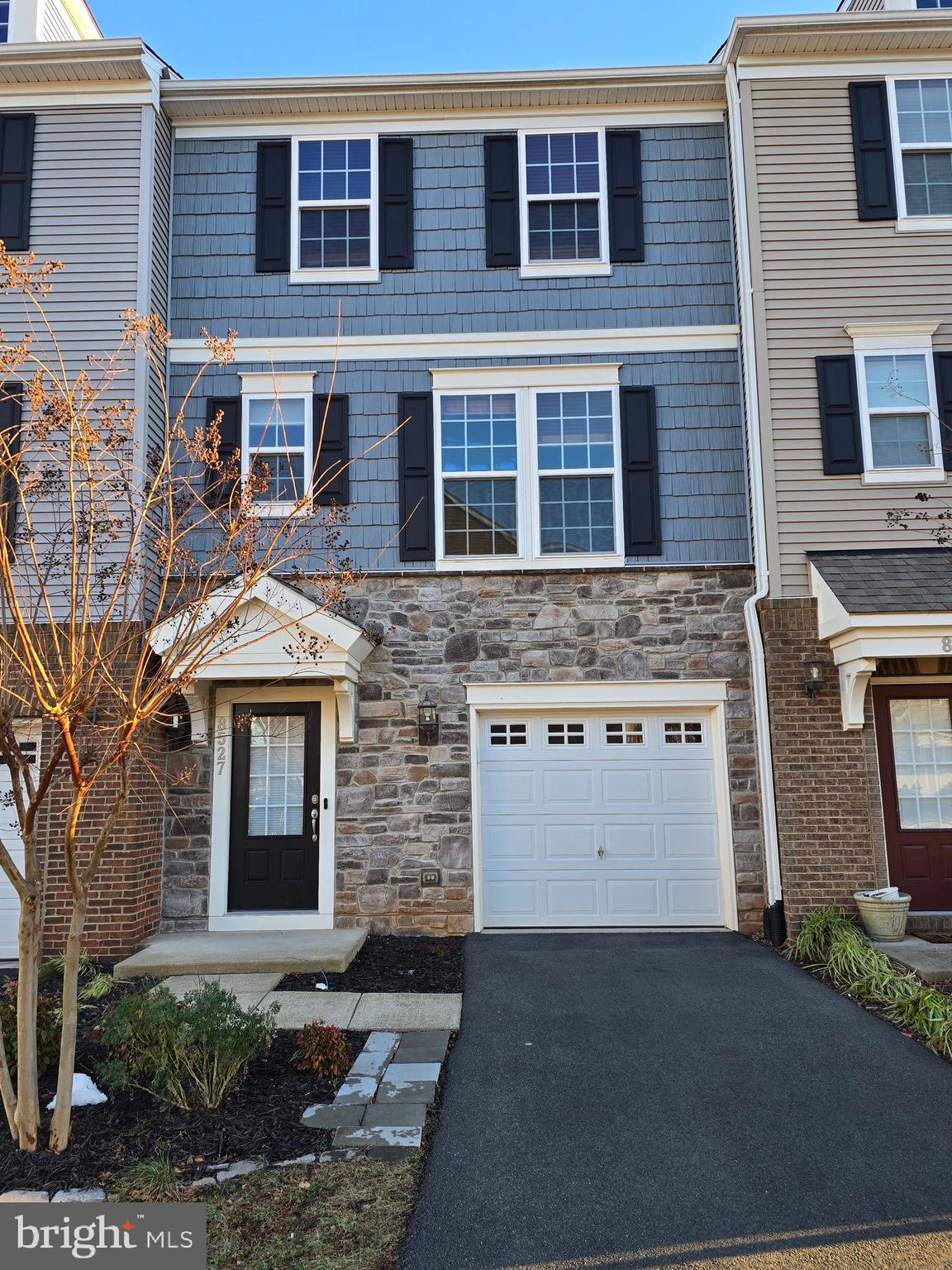 HERITAGE CROSSING - Residential Lease