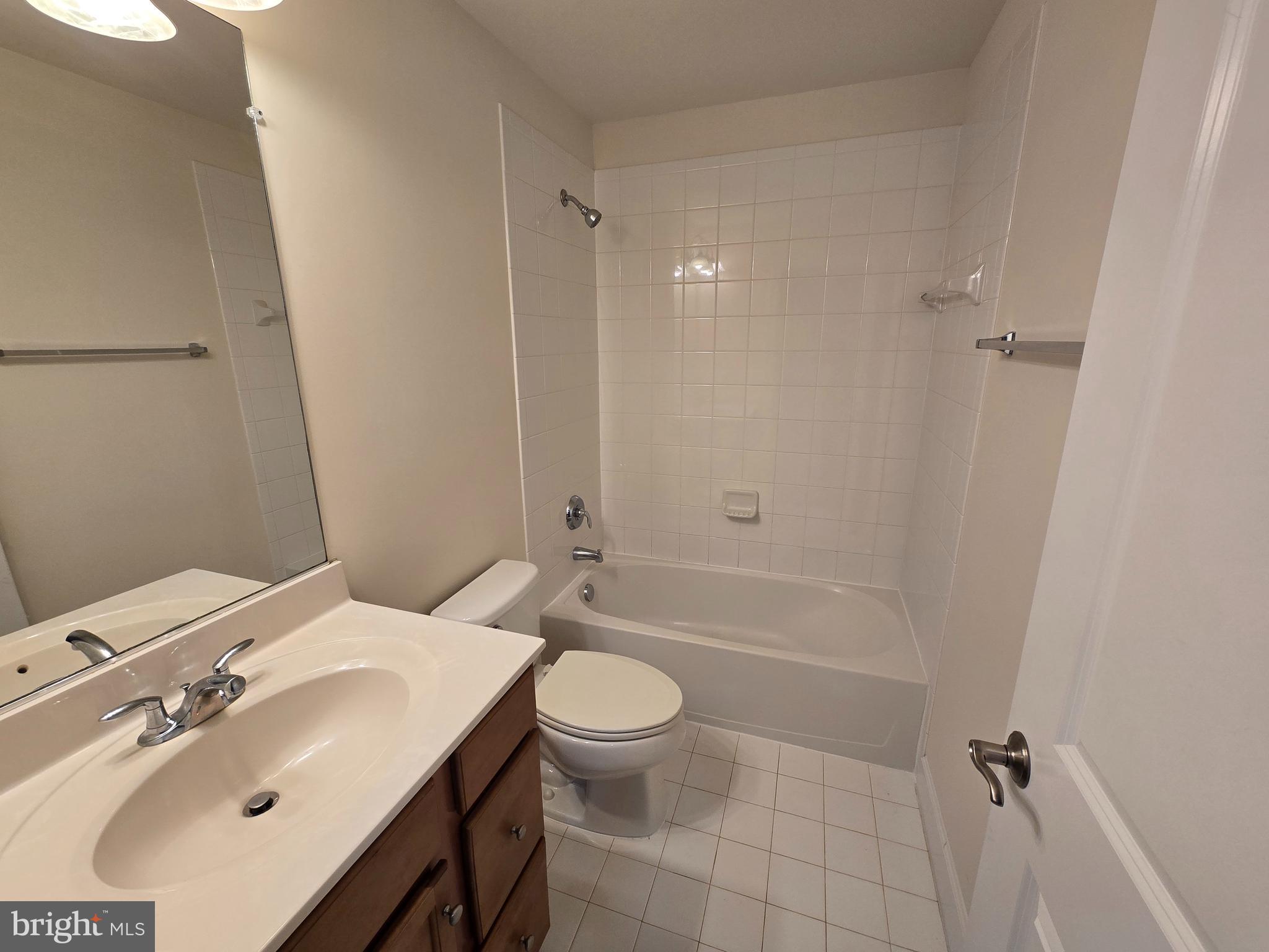 HERITAGE CROSSING - Residential Lease