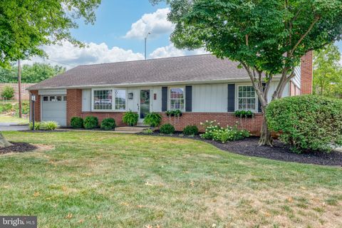 Photo of 20 Debra Lane, LANCASTER, PA 17602 (MLS # PALA2054904)
