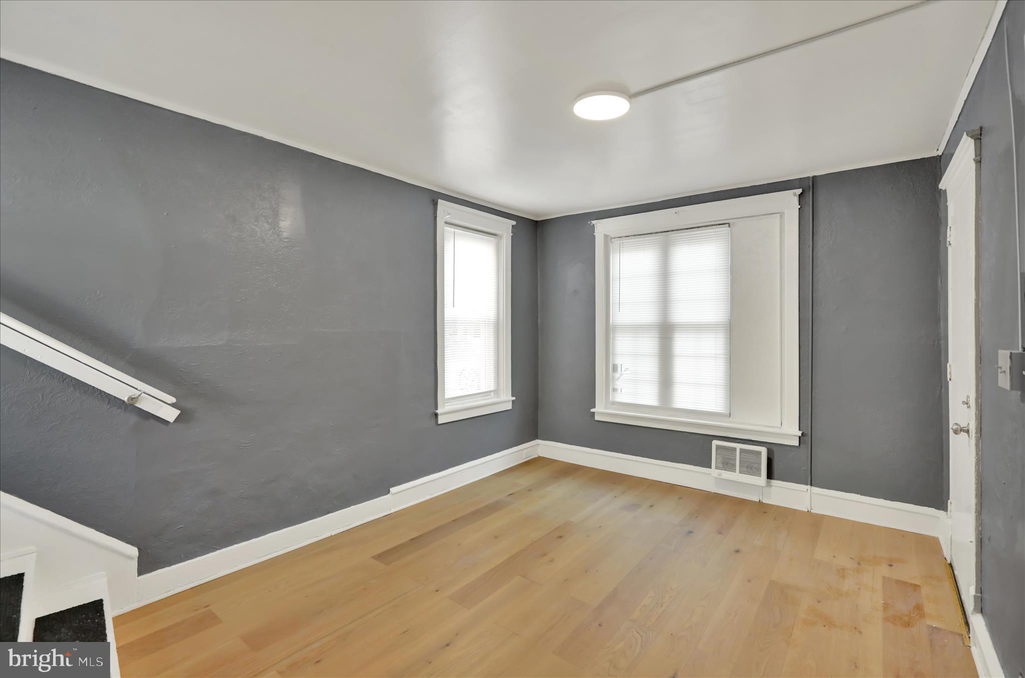 1617 MUHLENBERG STREET