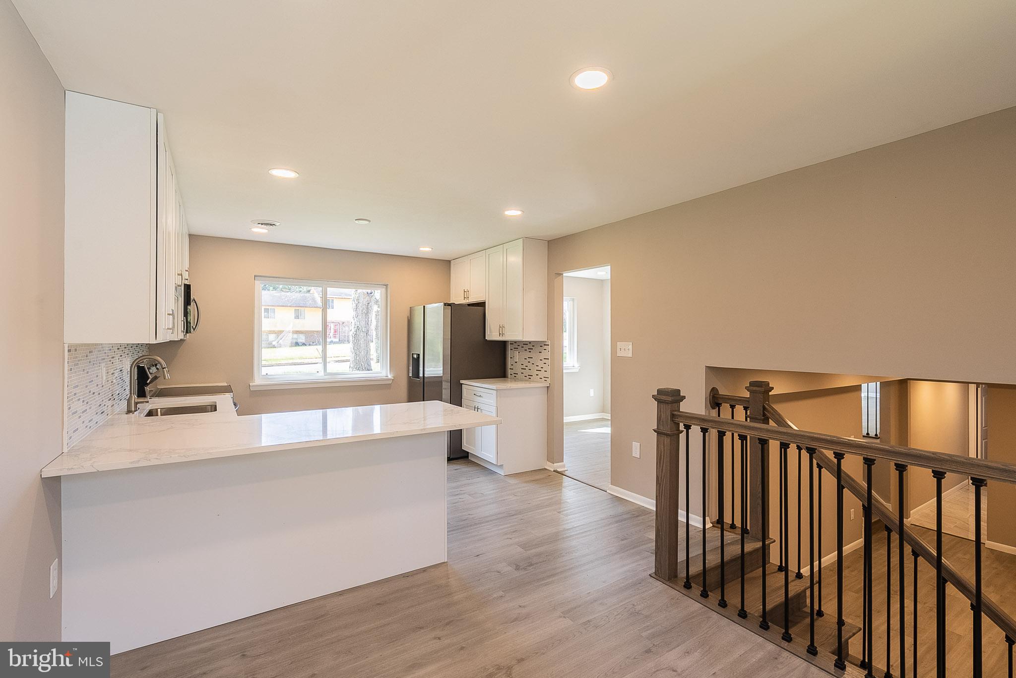 402 WARBURTON OAKS DRIVE