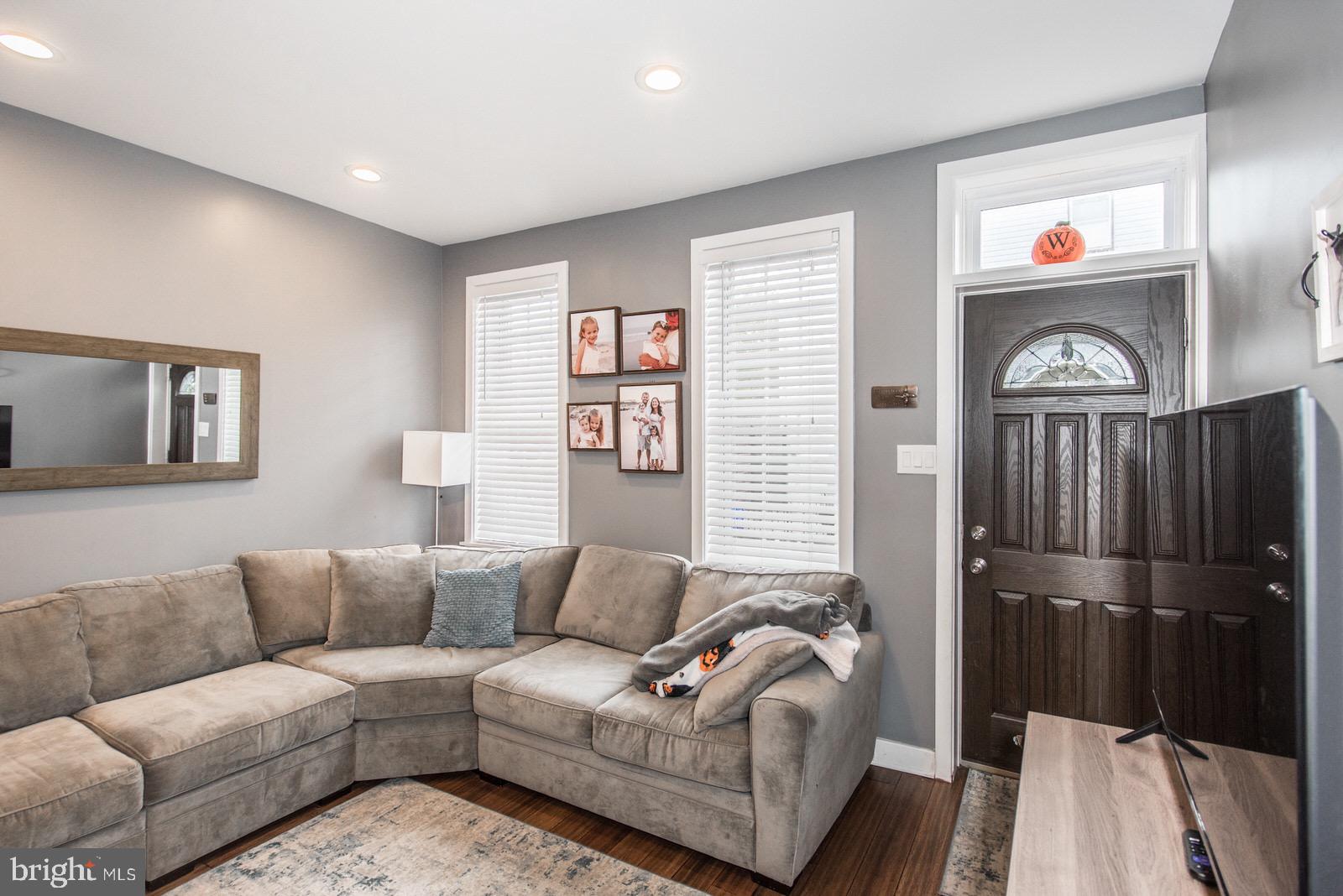 PORT RICHMOND - Residential