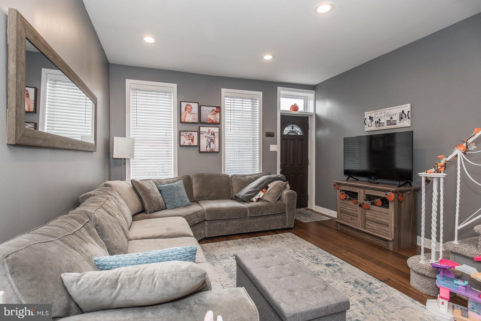 PORT RICHMOND - Residential