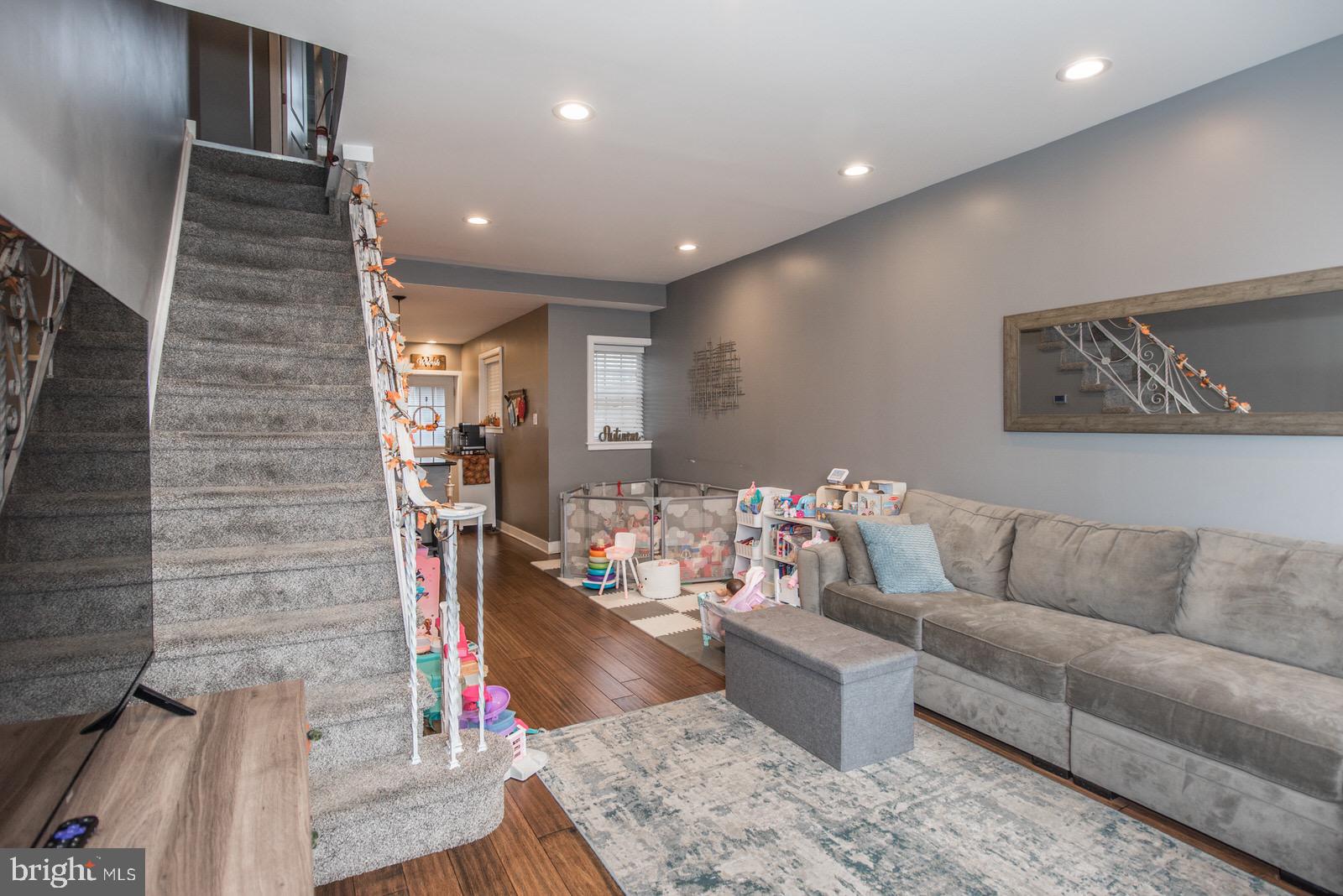 PORT RICHMOND - Residential