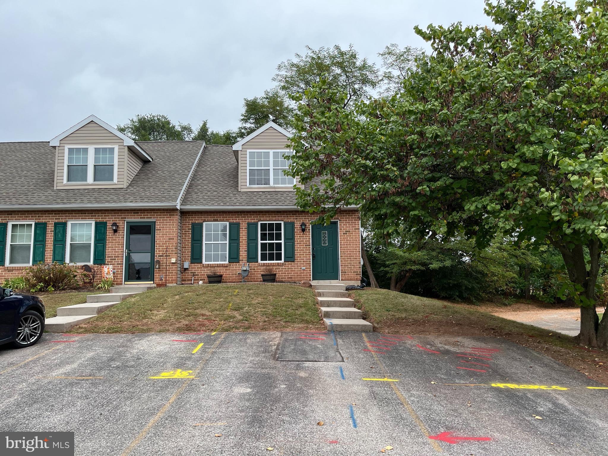 1 OXFORD COURT