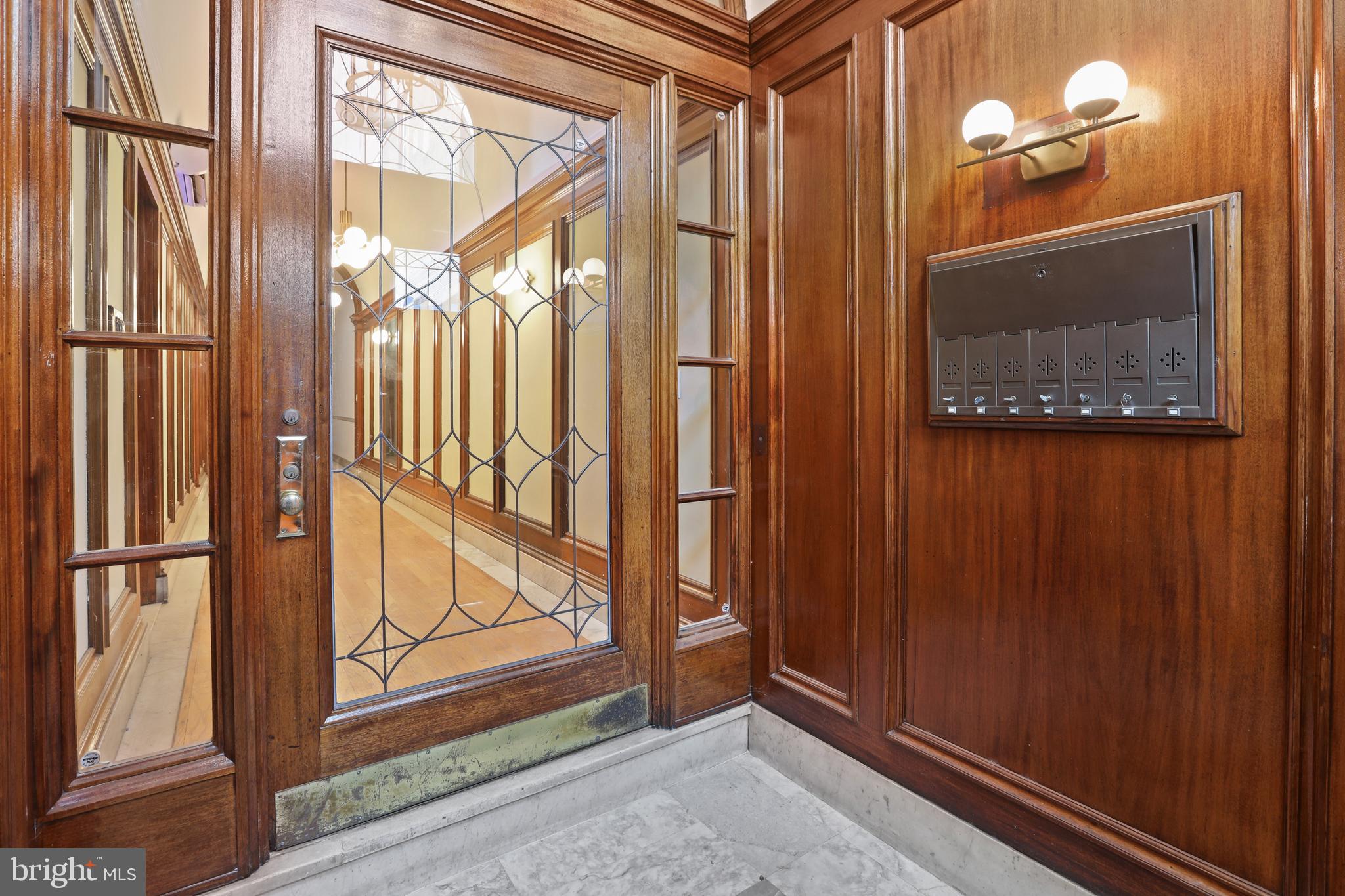 MOUNT VERNON PLACE HISTORIC DISTRICT - Residential Lease