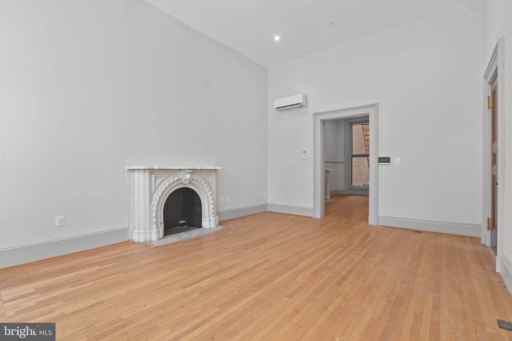 MOUNT VERNON PLACE HISTORIC DISTRICT - Residential Lease