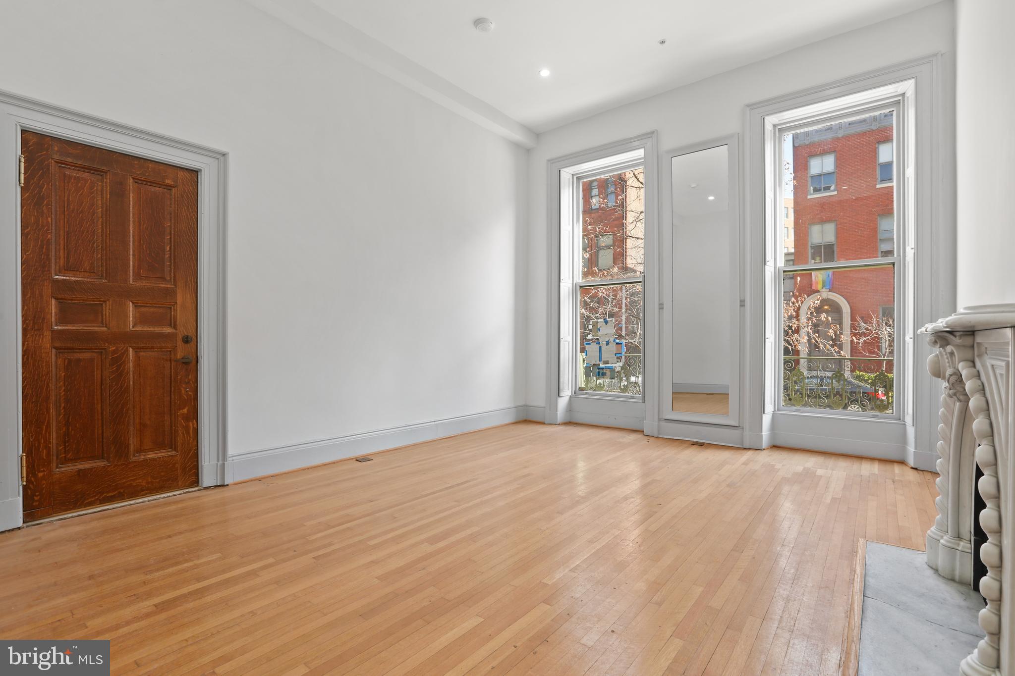 MOUNT VERNON PLACE HISTORIC DISTRICT - Residential Lease