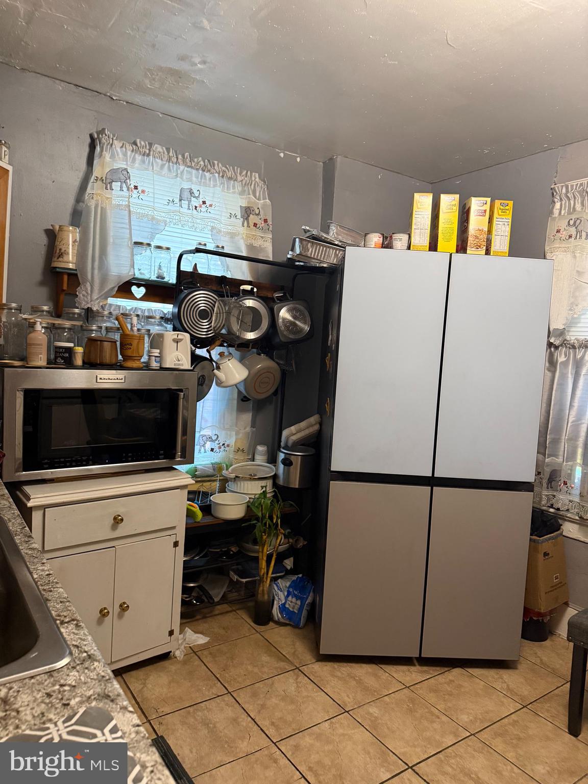 2877 HARRISON AVENUE