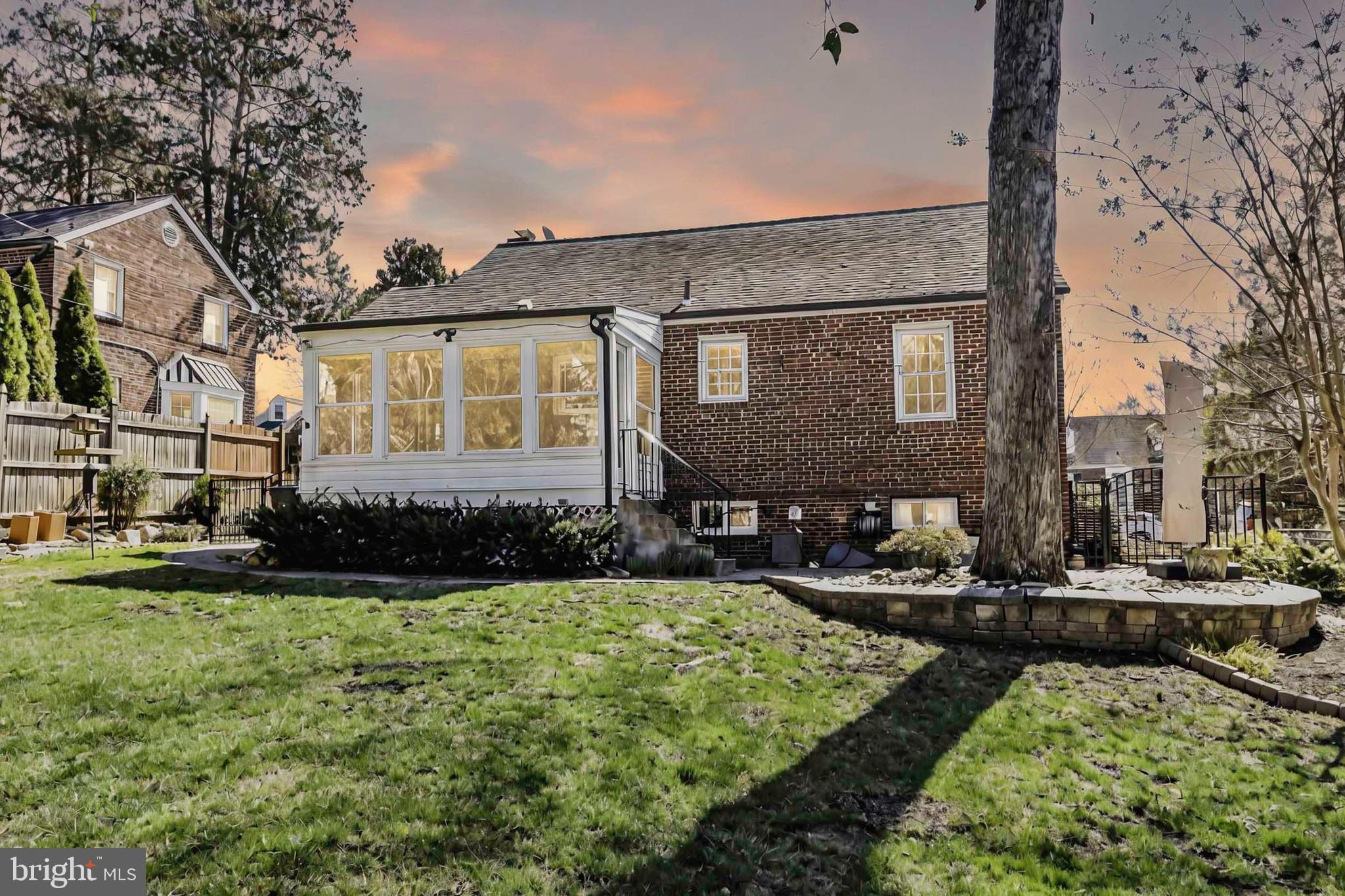 GARDEN CITY - Residential