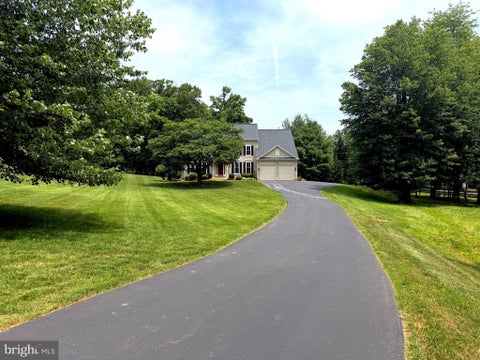 Photo of 7103 New Kensington Court, WARRENTON, VA 20187 (MLS # VAFQ2022600)