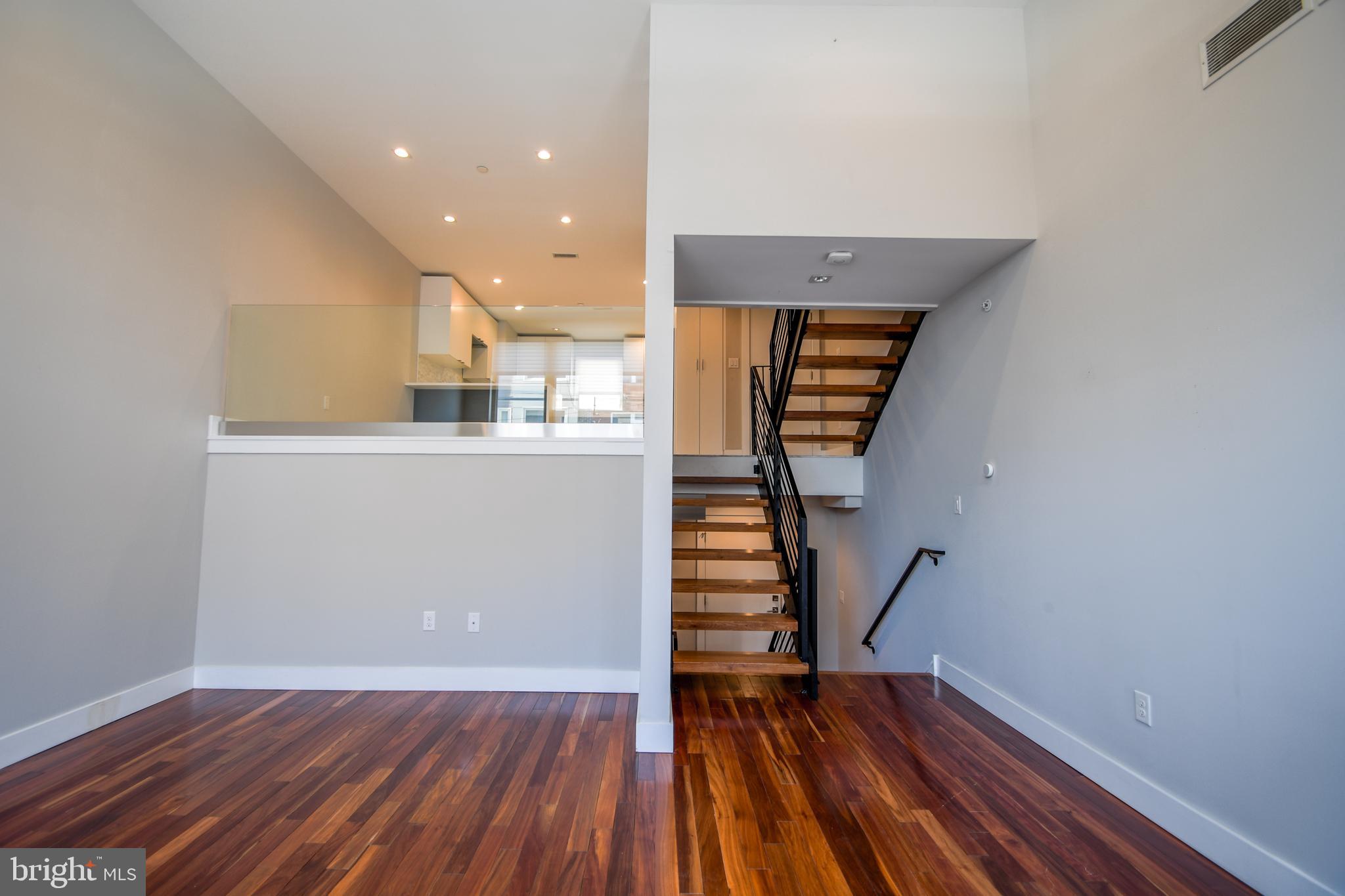 POINT BREEZE - Residential