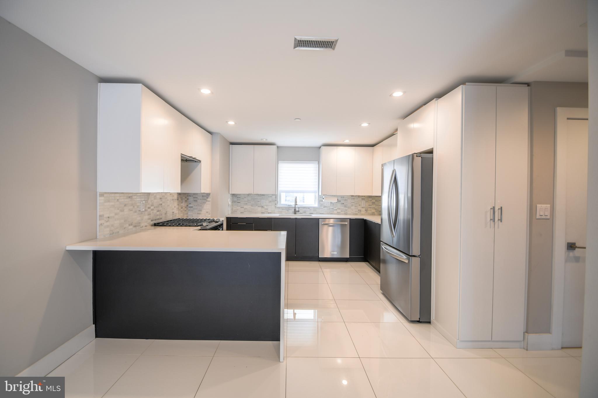 POINT BREEZE - Residential