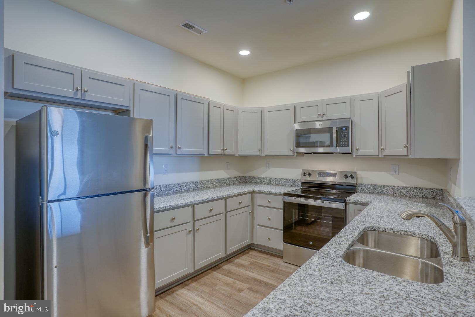 HEARTHSTONE MANOR - Residential