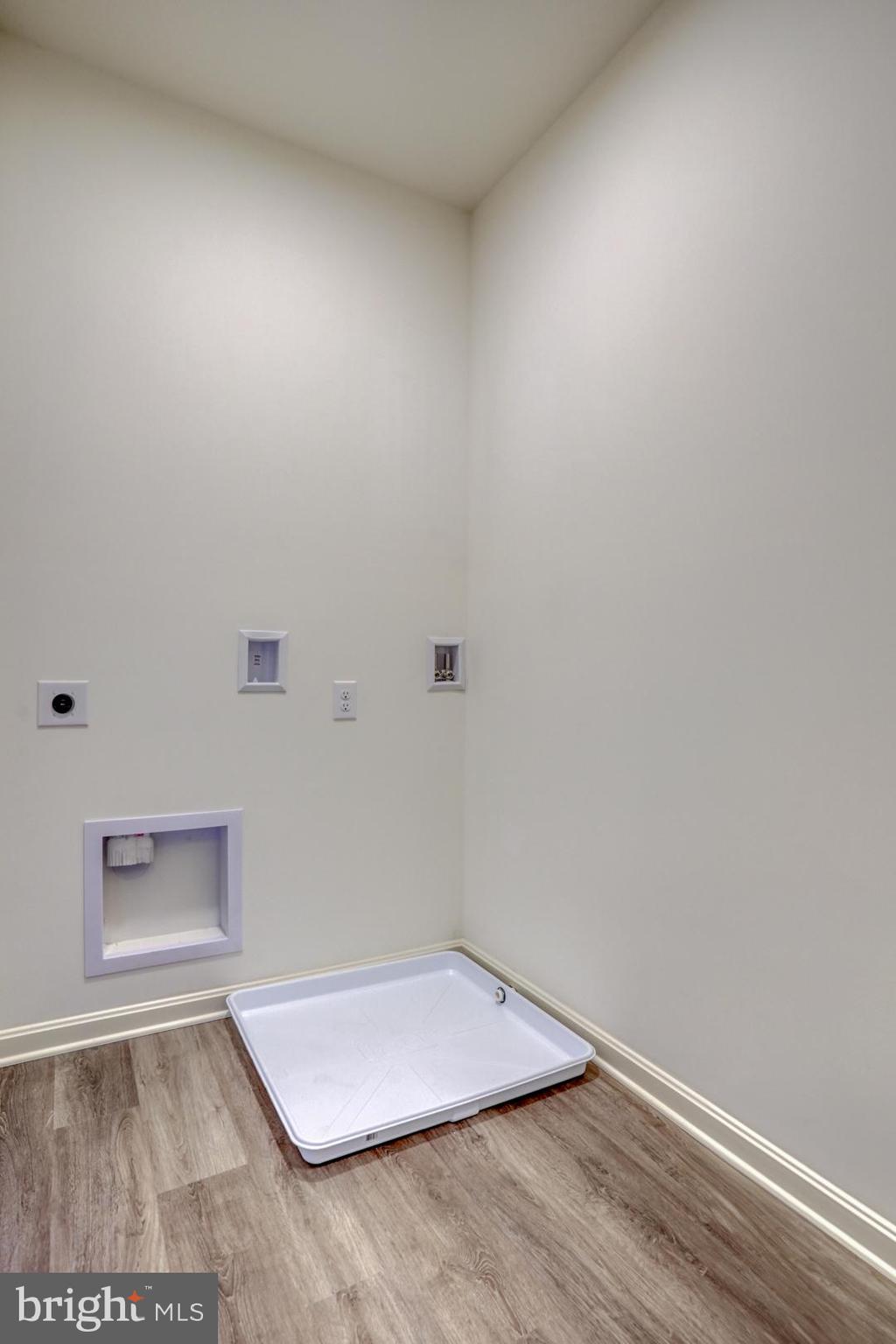 HEARTHSTONE MANOR - Residential