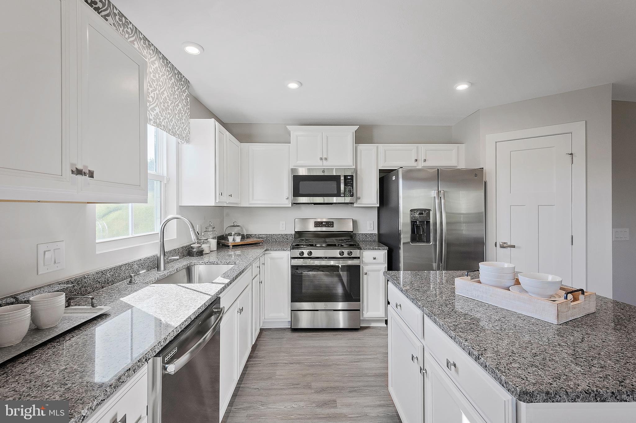 CARDINAL POINTE - Residential