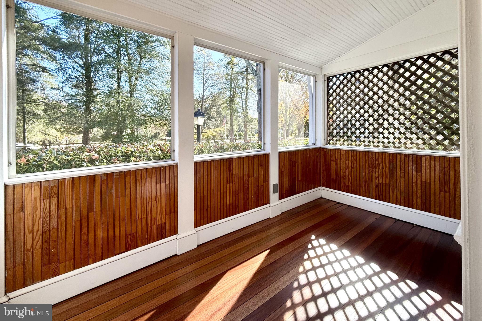 BOULEVARD ACRES - Residential