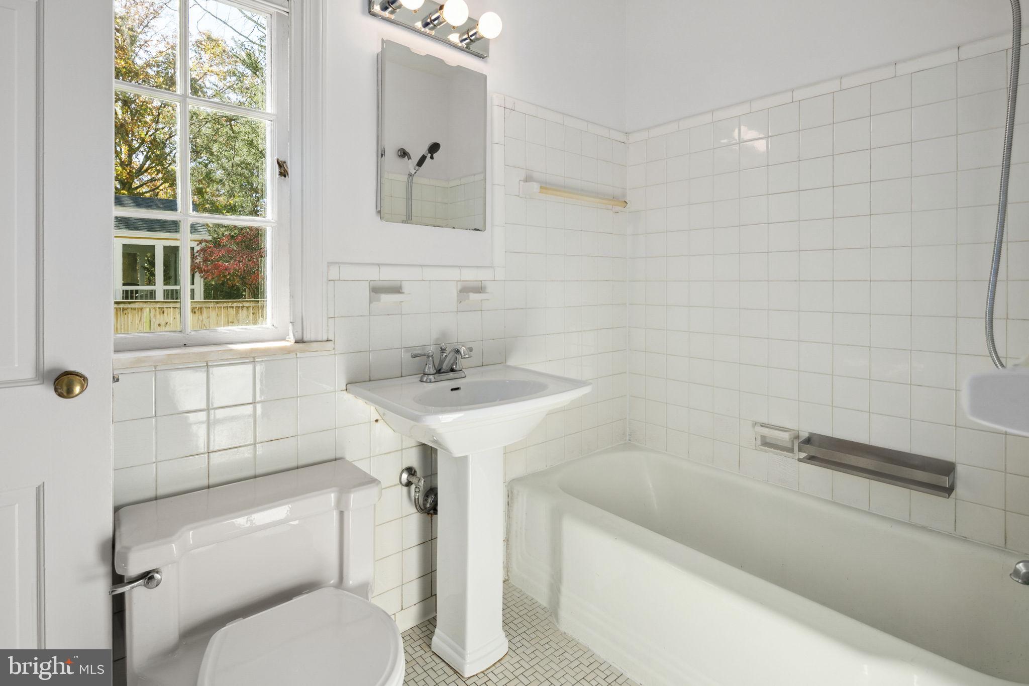 BOULEVARD ACRES - Residential