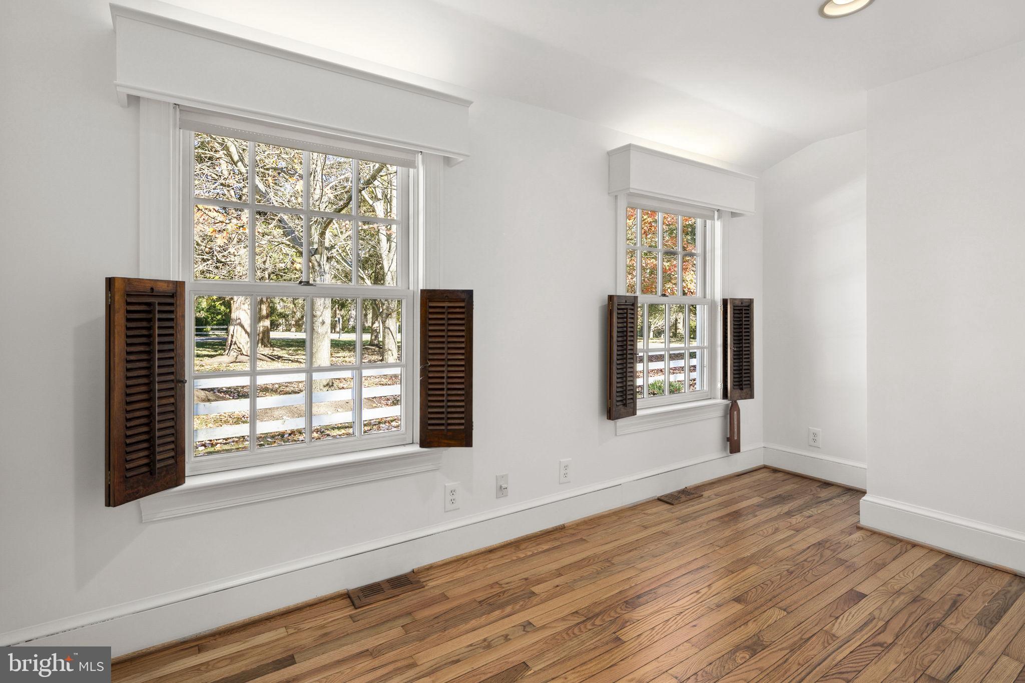 BOULEVARD ACRES - Residential