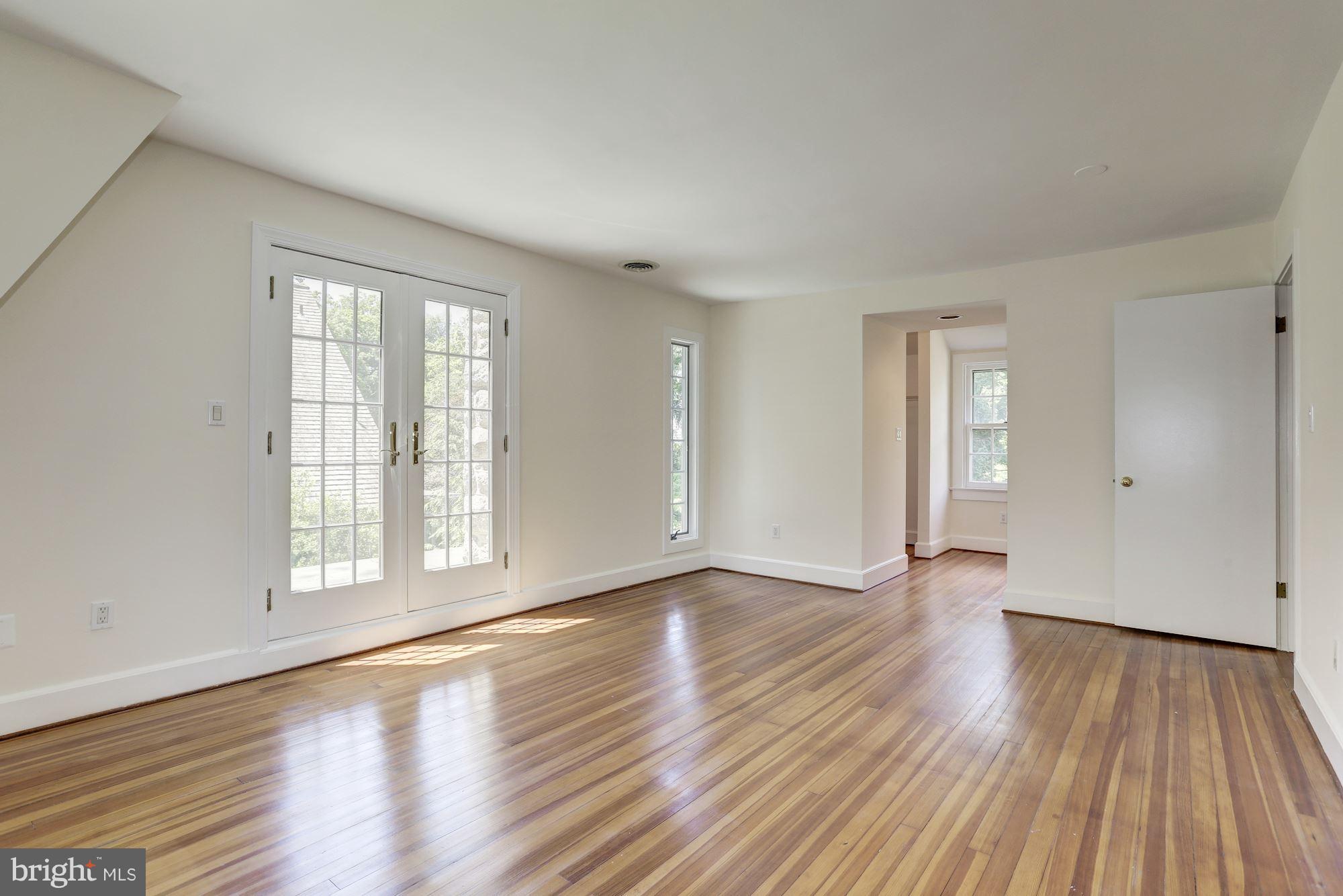 CHEVY CHASE VILLAGE - Residential