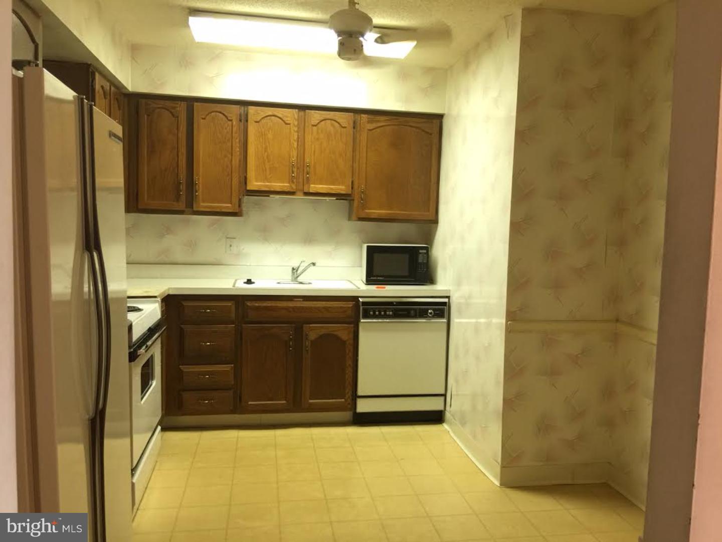 VALLEY FORGE TOWER - Residential