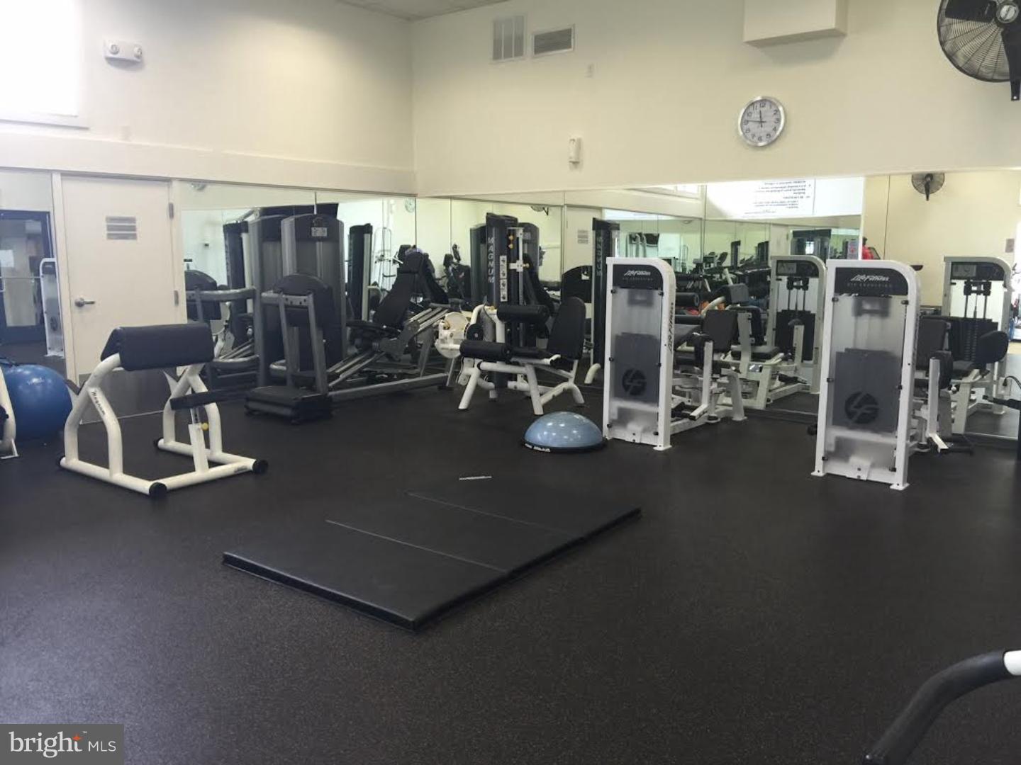 VALLEY FORGE TOWER - Residential