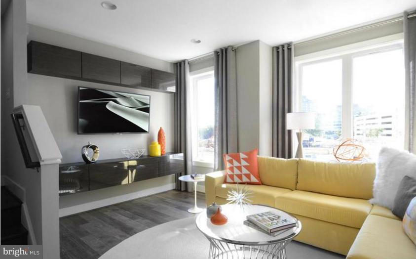 MONTGOMERY ROW - Residential Lease